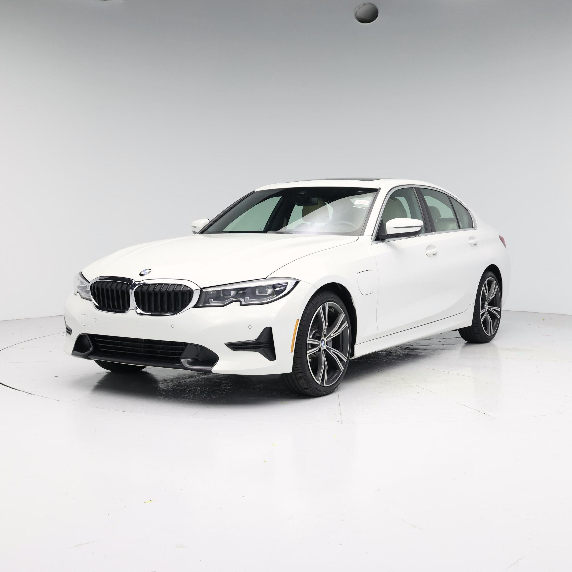 Thumbnail: 2021 BMW 3 Series - 4