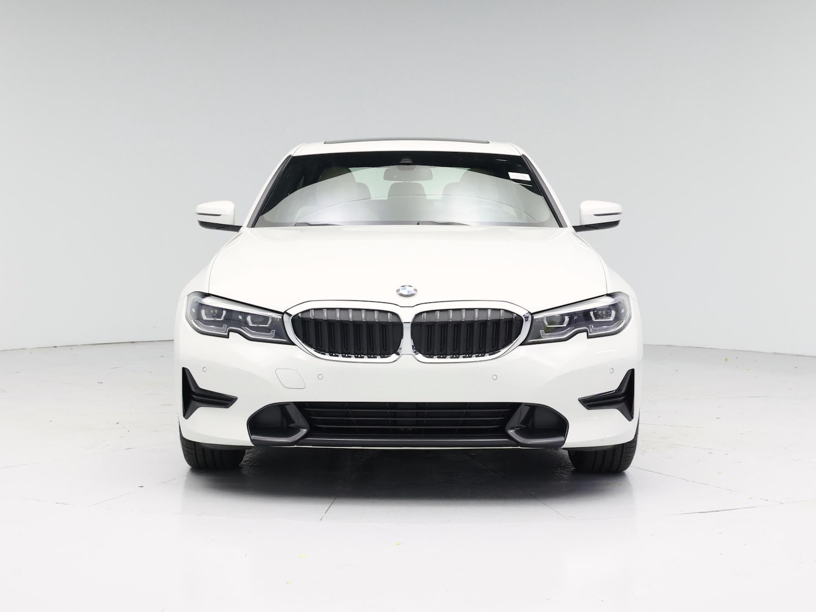 2021 BMW 3 Series 330e - Photo 6