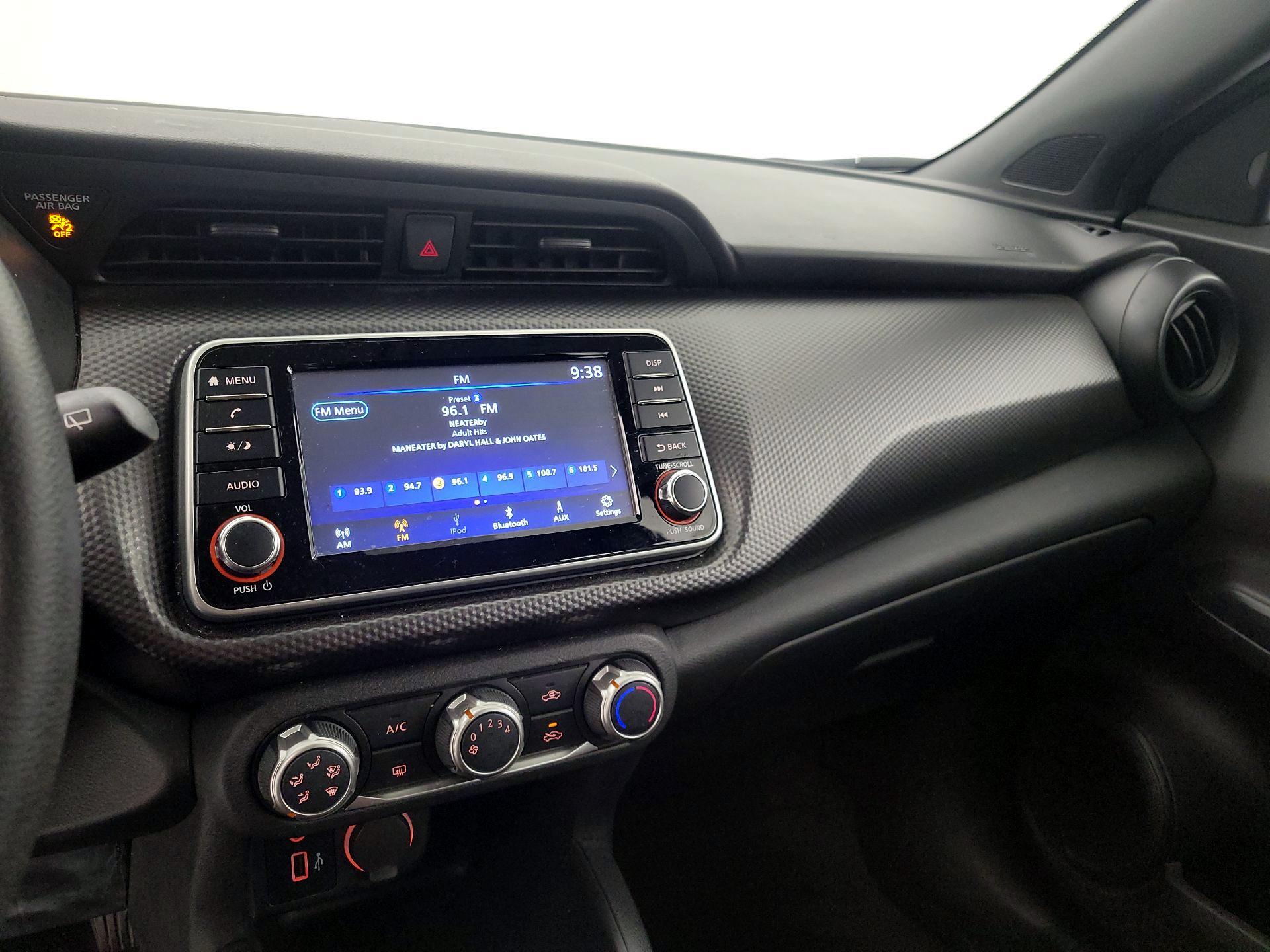 Thumbnail: 2020 Nissan Kicks - 15