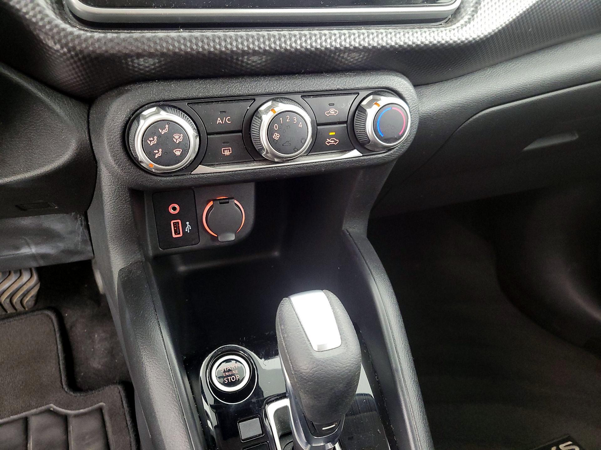 Thumbnail: 2020 Nissan Kicks - 16