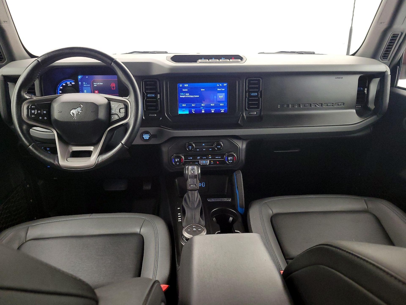 2023 Ford Bronco 4-Door Black Diamond - Photo 10
