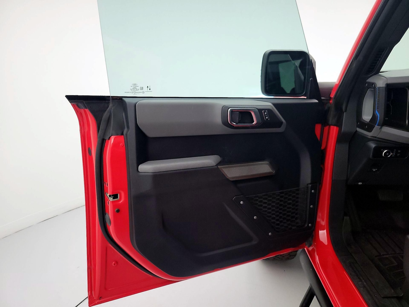 2023 Ford Bronco 4-Door Black Diamond - Photo 13