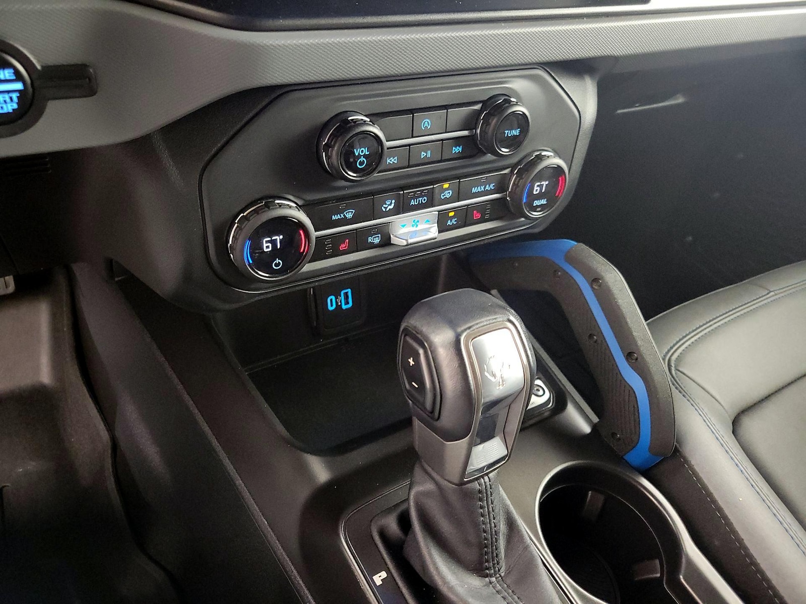 2023 Ford Bronco 4-Door Black Diamond - Photo 17