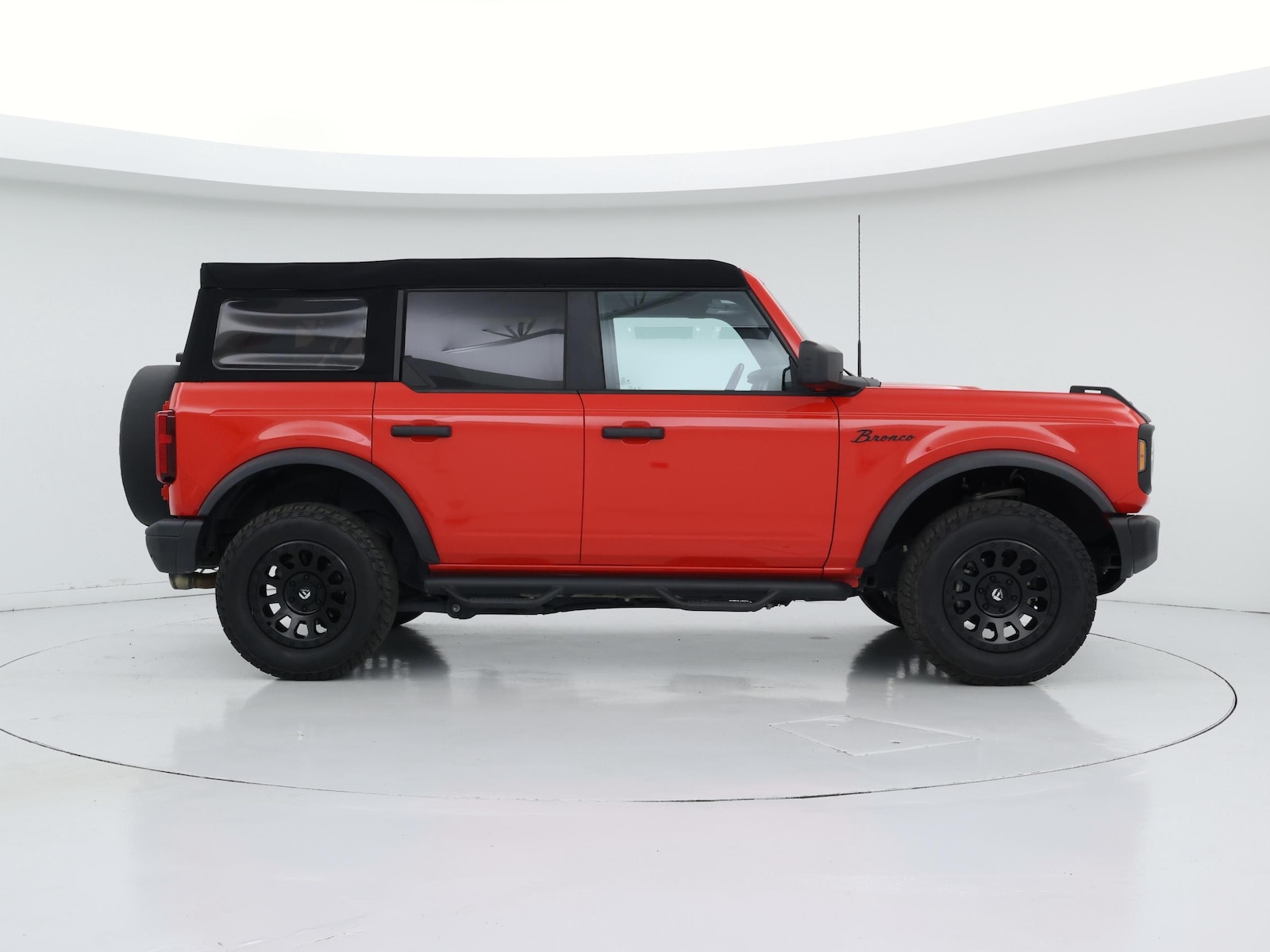 2023 Ford Bronco 4-Door Black Diamond - Photo 8