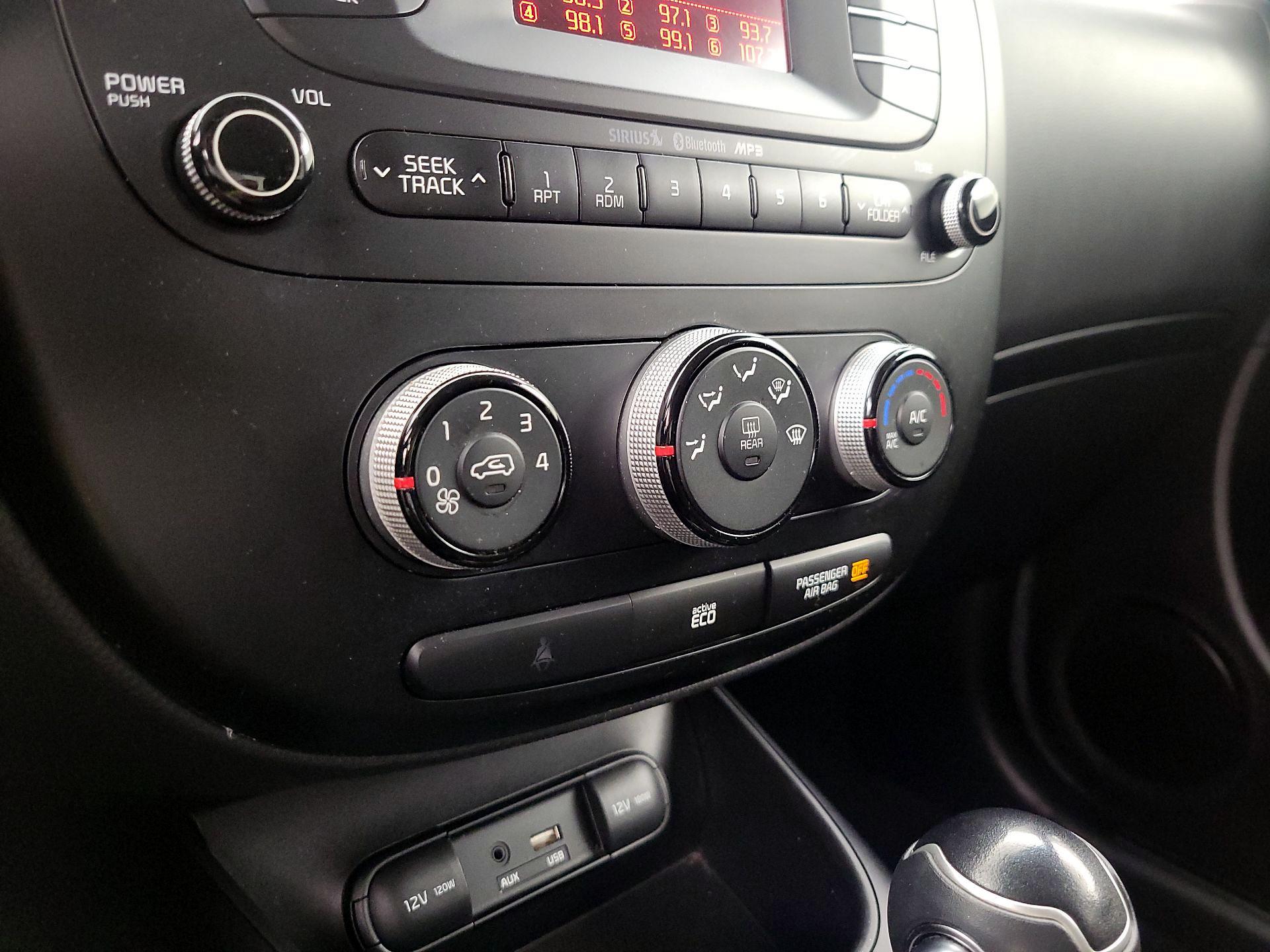 Thumbnail: 2015 Kia Soul - 15