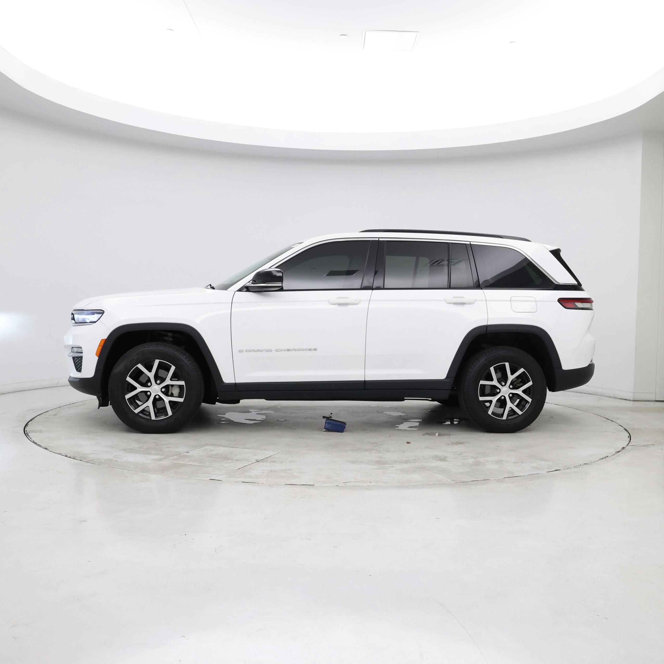 Thumbnail: 2024 Jeep Grand Cherokee - 2