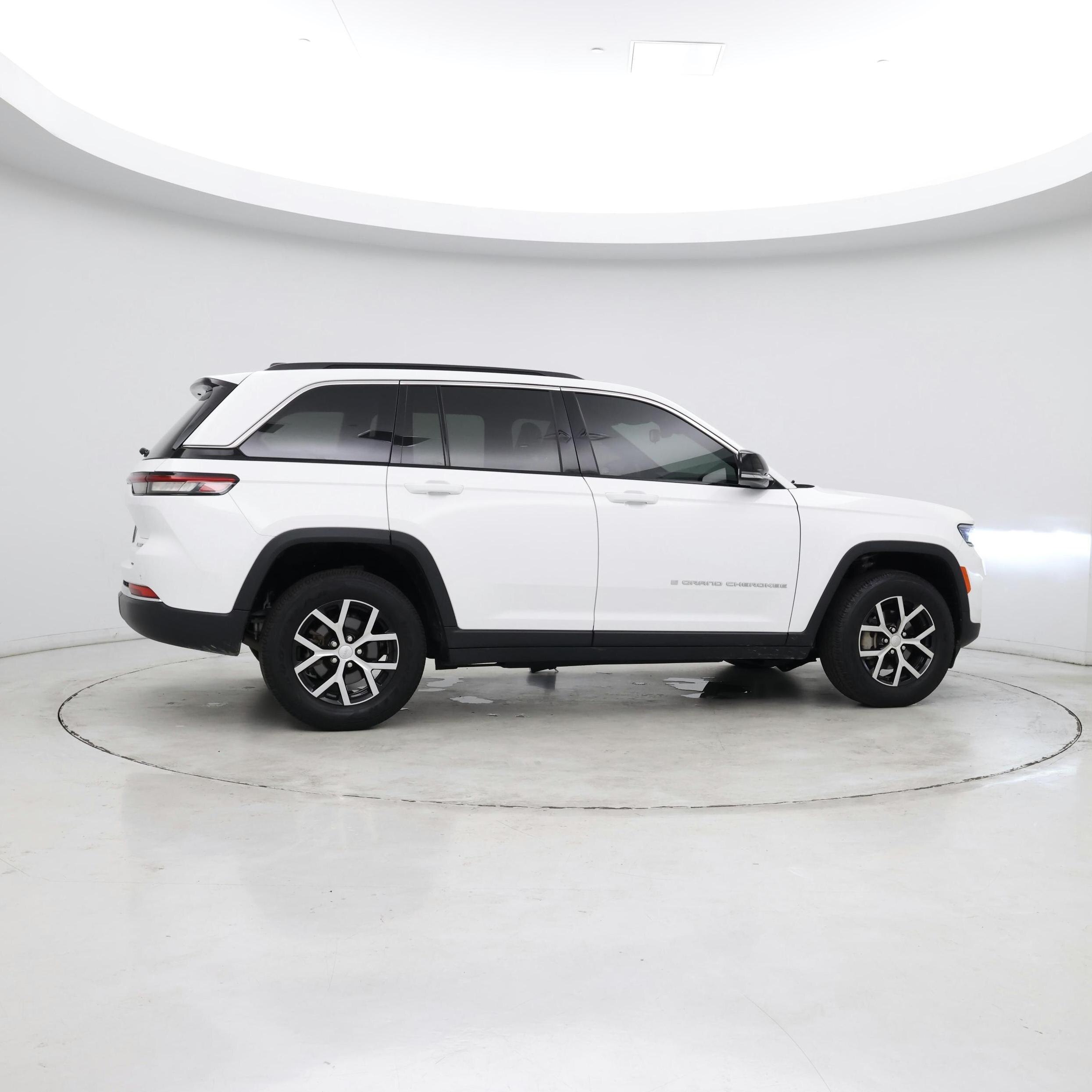 Thumbnail: 2024 Jeep Grand Cherokee - 8