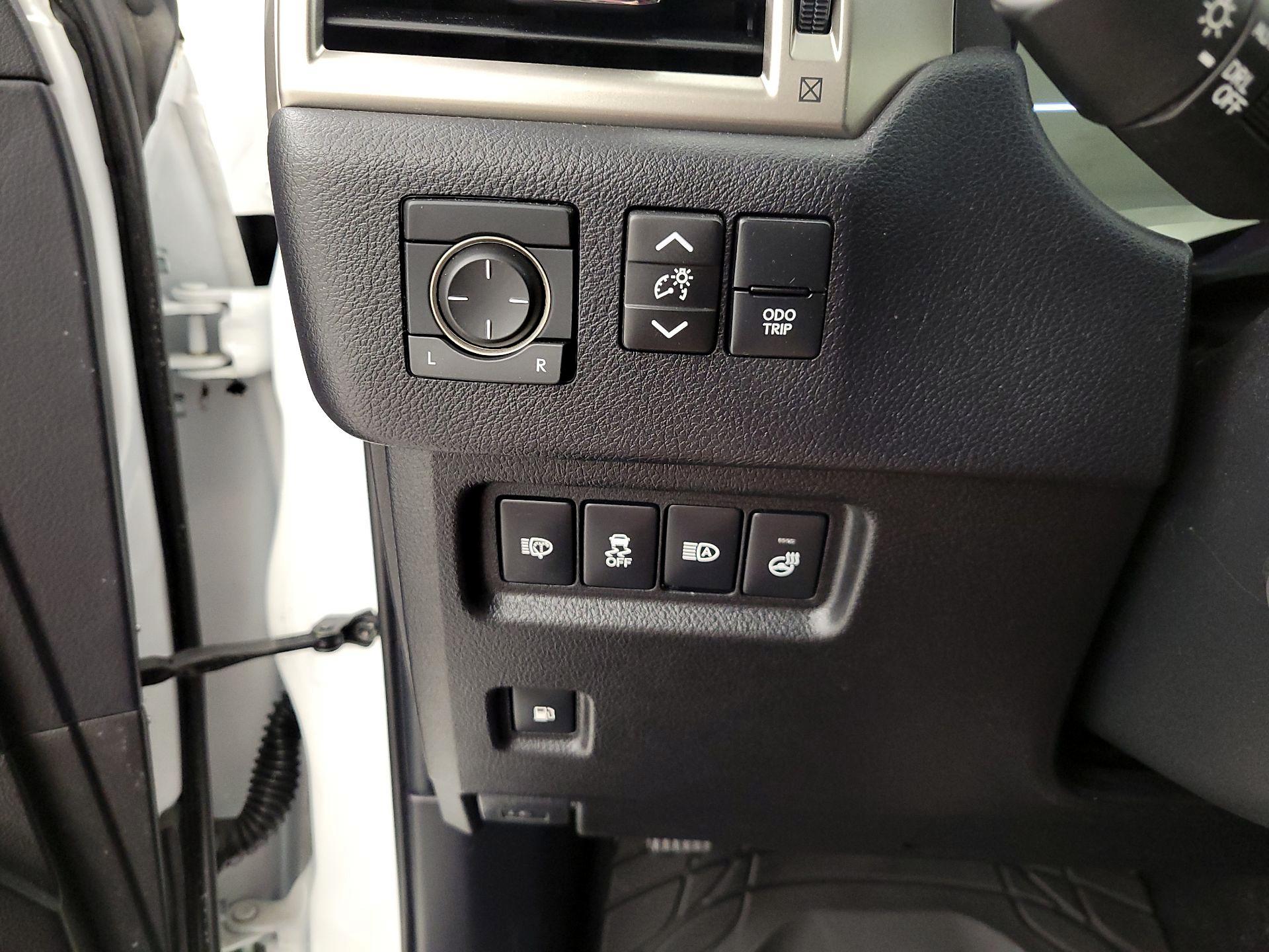 Thumbnail: 2021 Lexus GX - 13