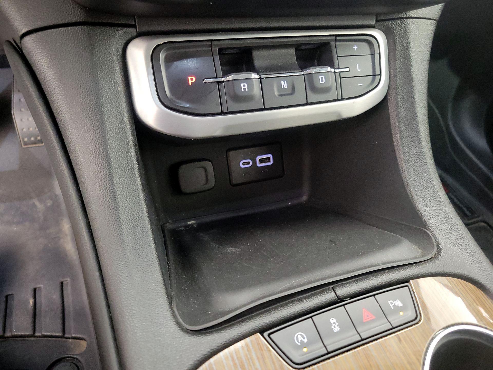Thumbnail: 2022 GMC Acadia - 17