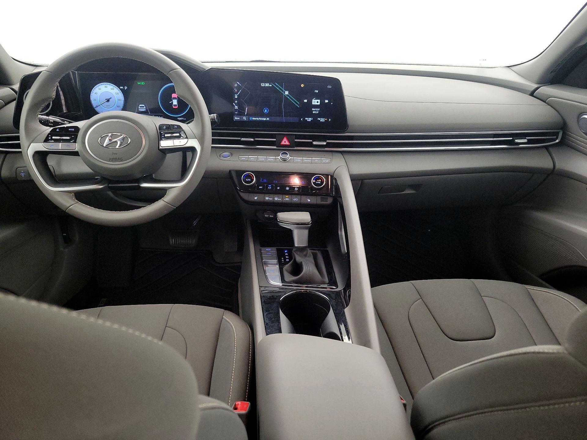 Thumbnail: 2023 Hyundai Elantra - 9