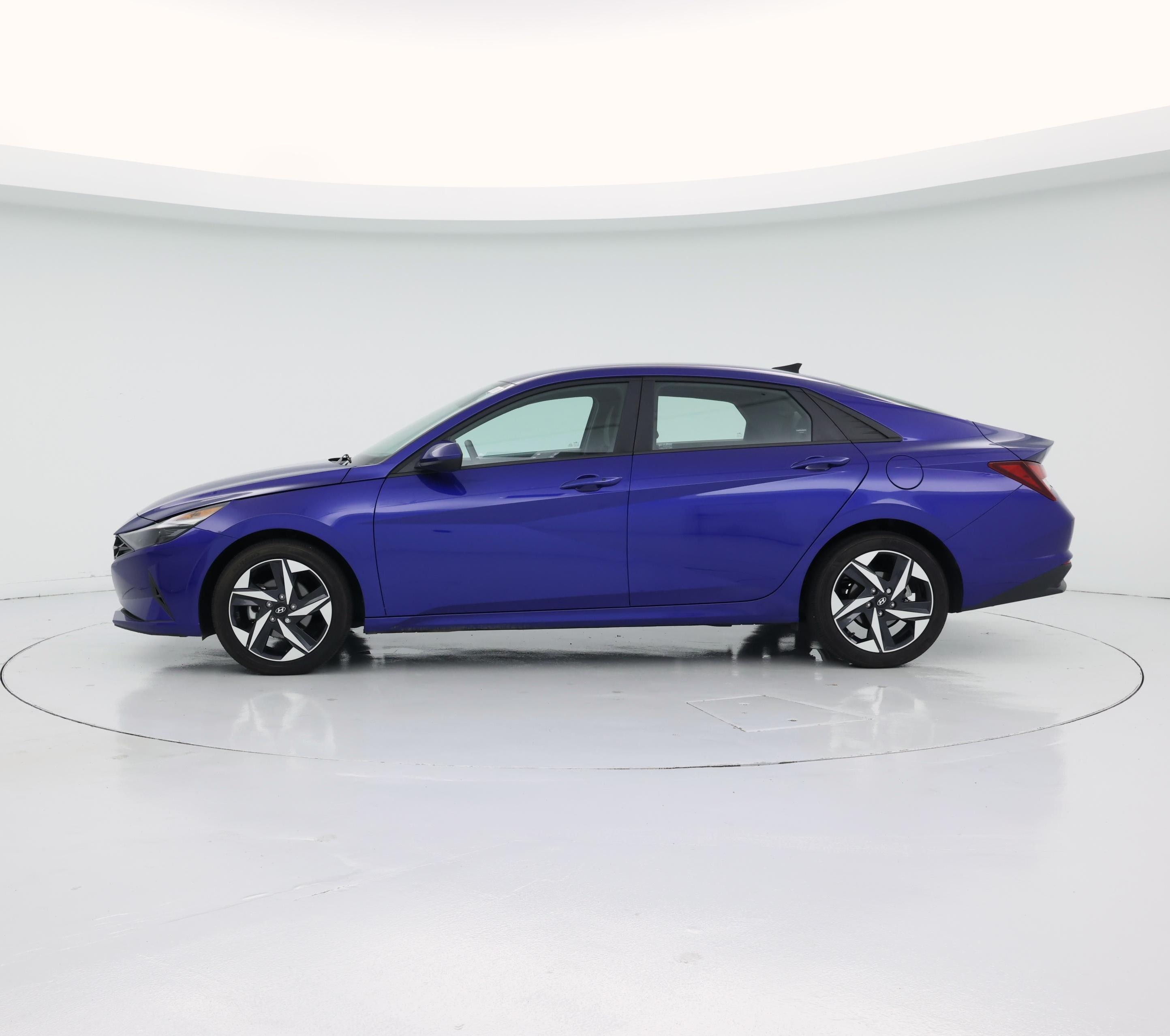Thumbnail: 2023 Hyundai Elantra - 3