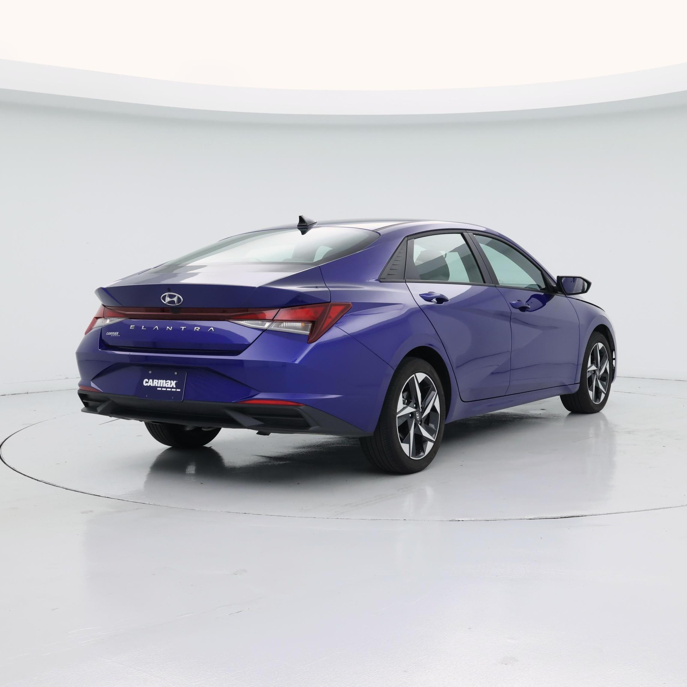 Thumbnail: 2023 Hyundai Elantra - 8