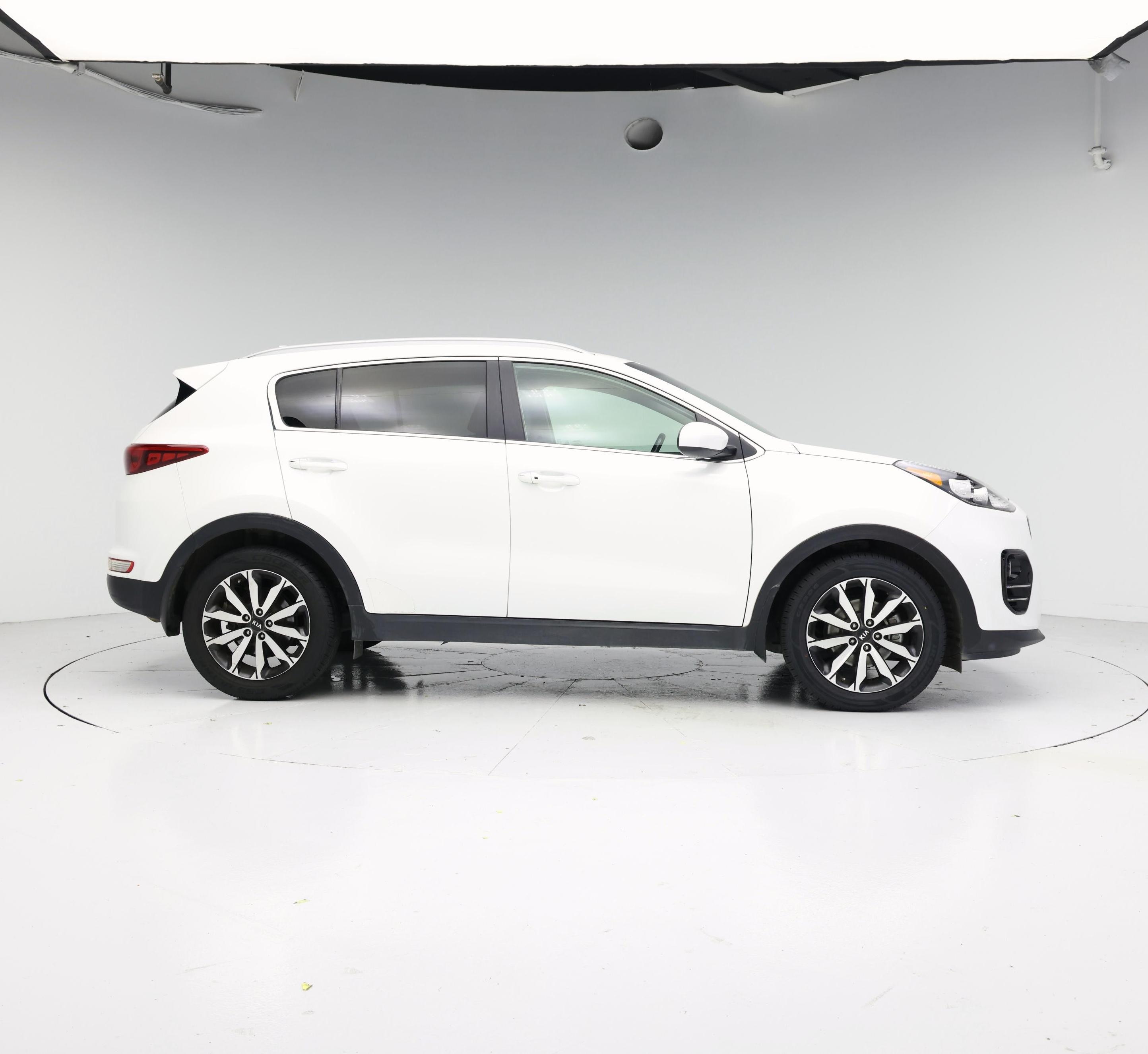 Thumbnail: 2017 Kia Sportage - 7