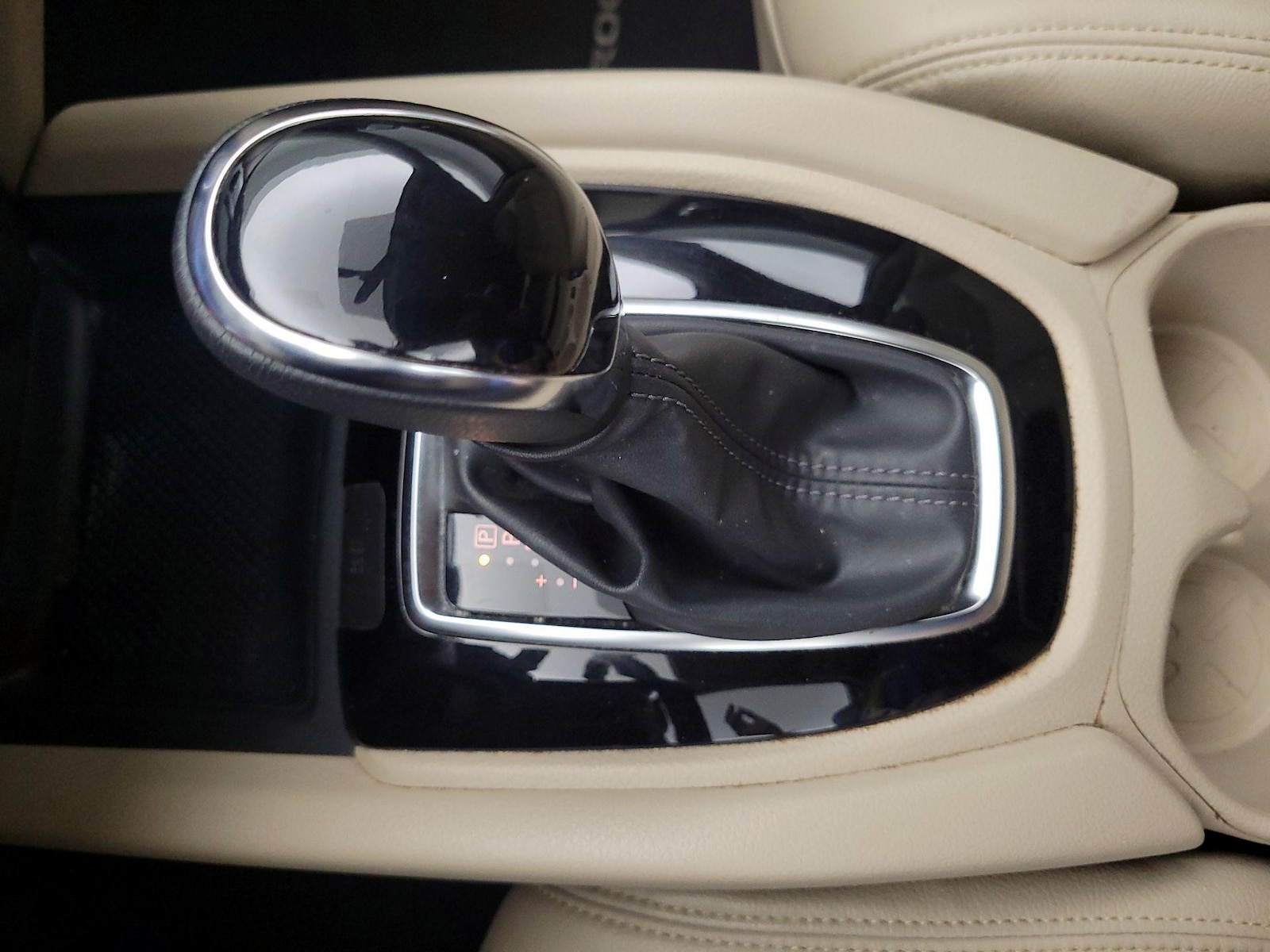 2018 Nissan Rogue SV - Photo 10
