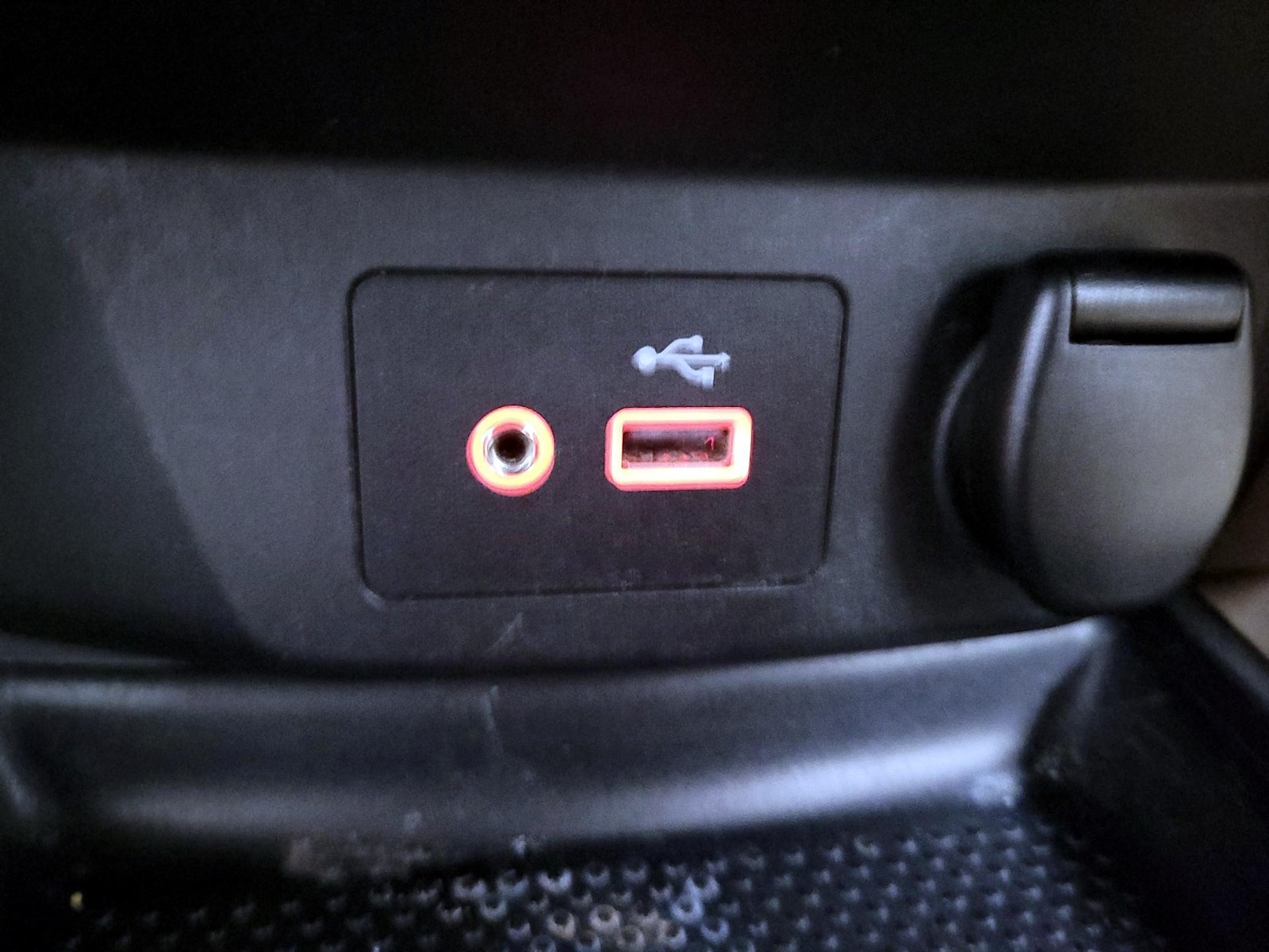 2018 Nissan Rogue SV - Photo 11