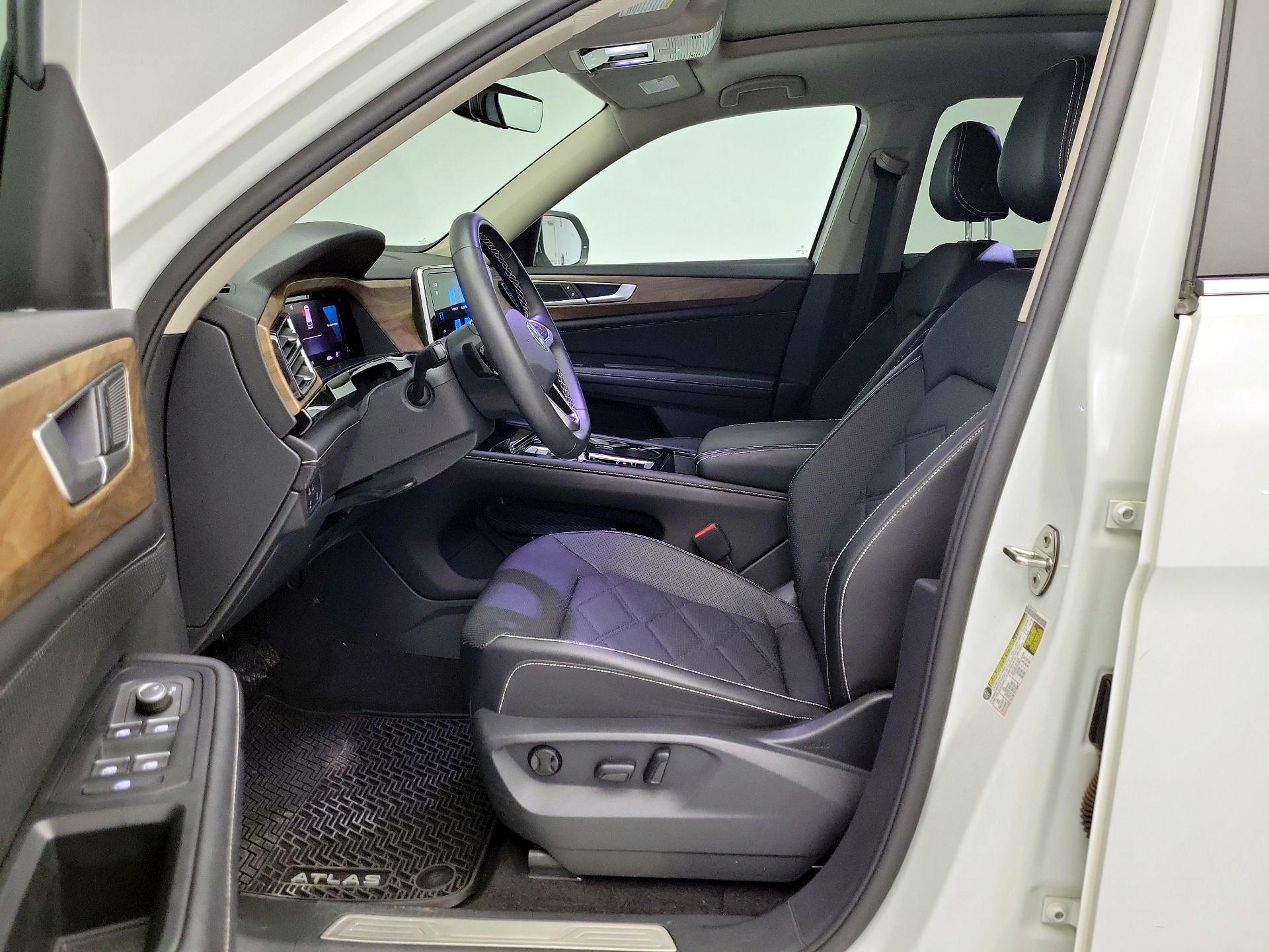 Thumbnail: 2024 Volkswagen Atlas - 11
