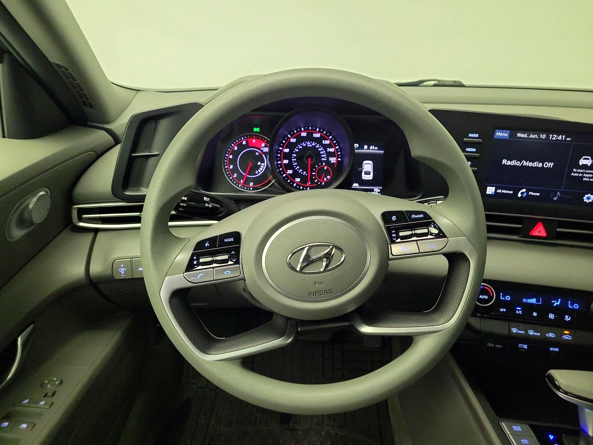 Thumbnail: 2023 Hyundai Elantra - 10