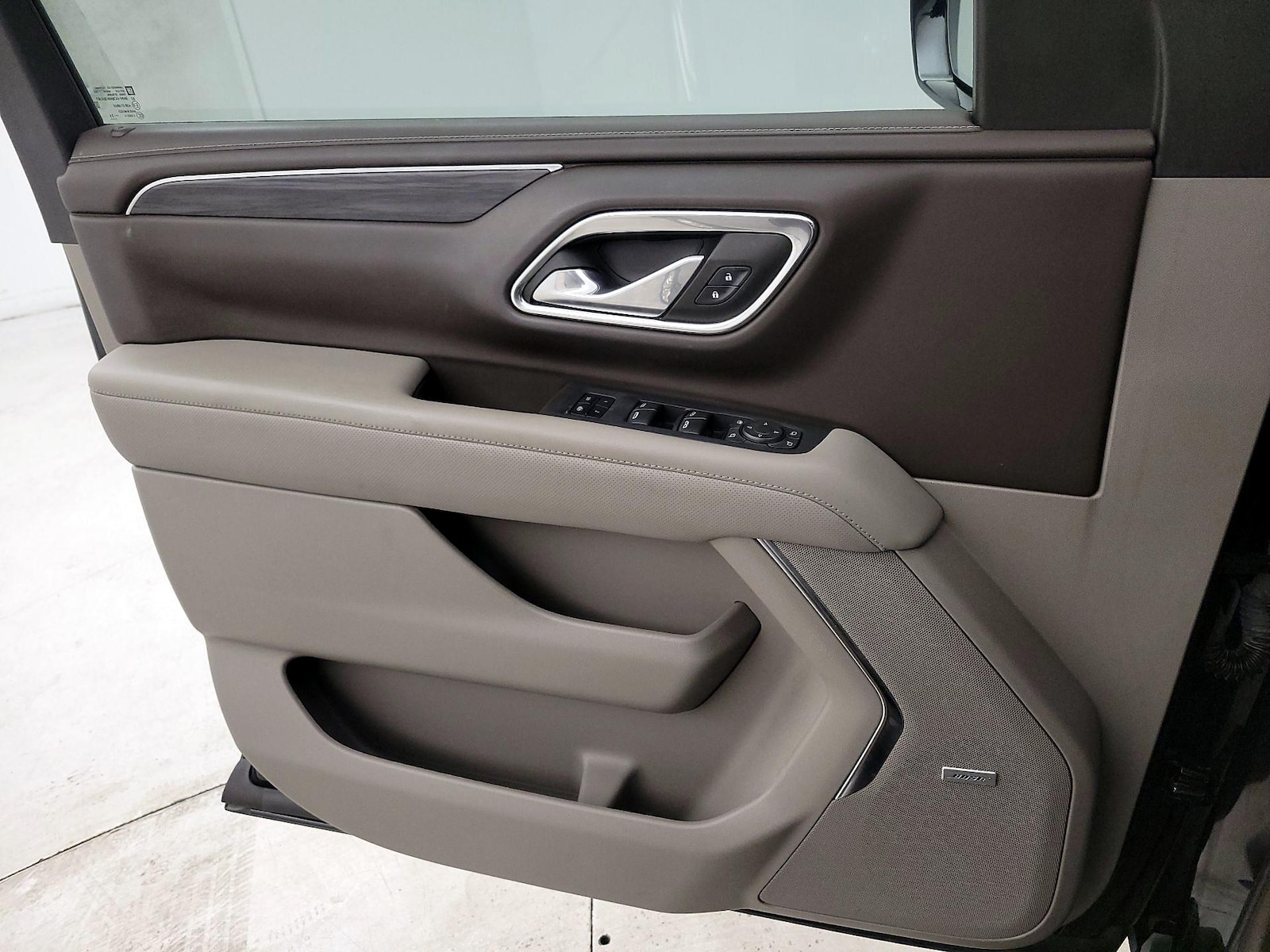 2023 GMC Yukon SLT - Photo 13