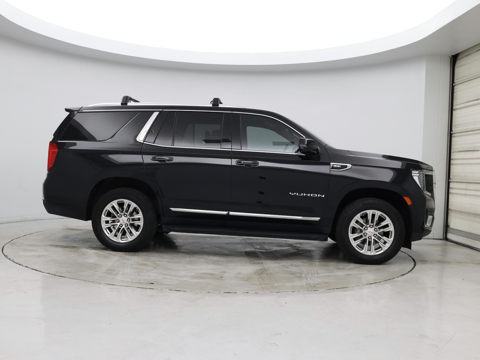 2023 GMC Yukon SLT - Photo 8