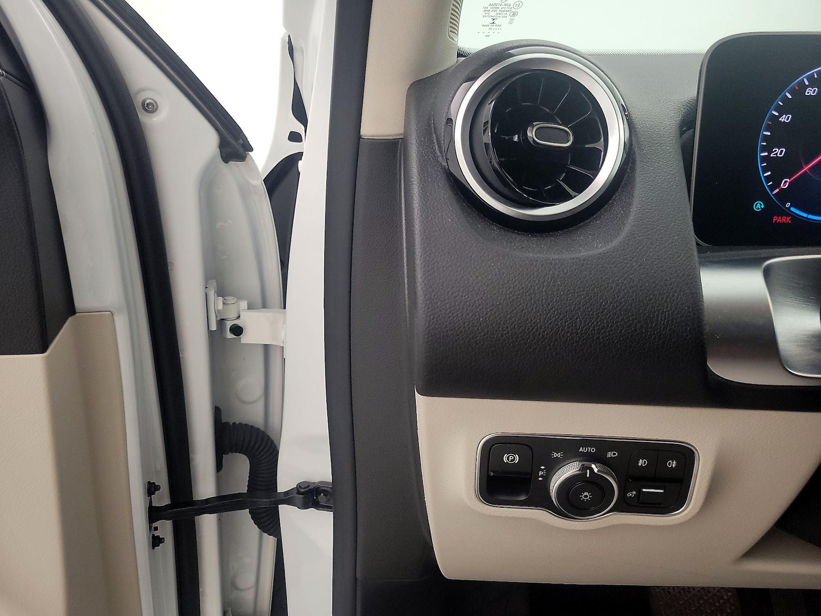 2021 Mercedes-Benz GLB Base - Photo 14