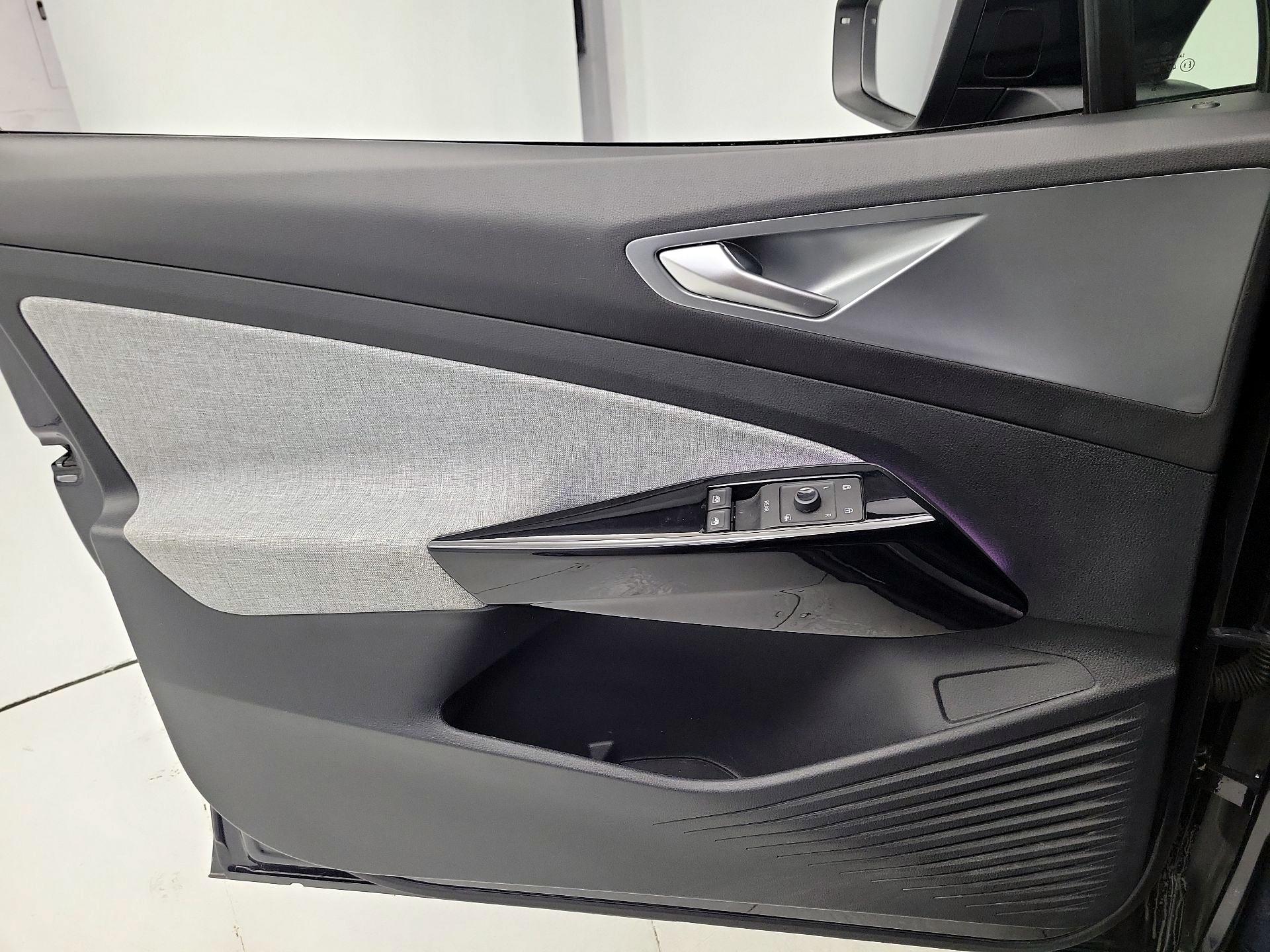 Thumbnail: 2023 Volkswagen ID.4 - 12