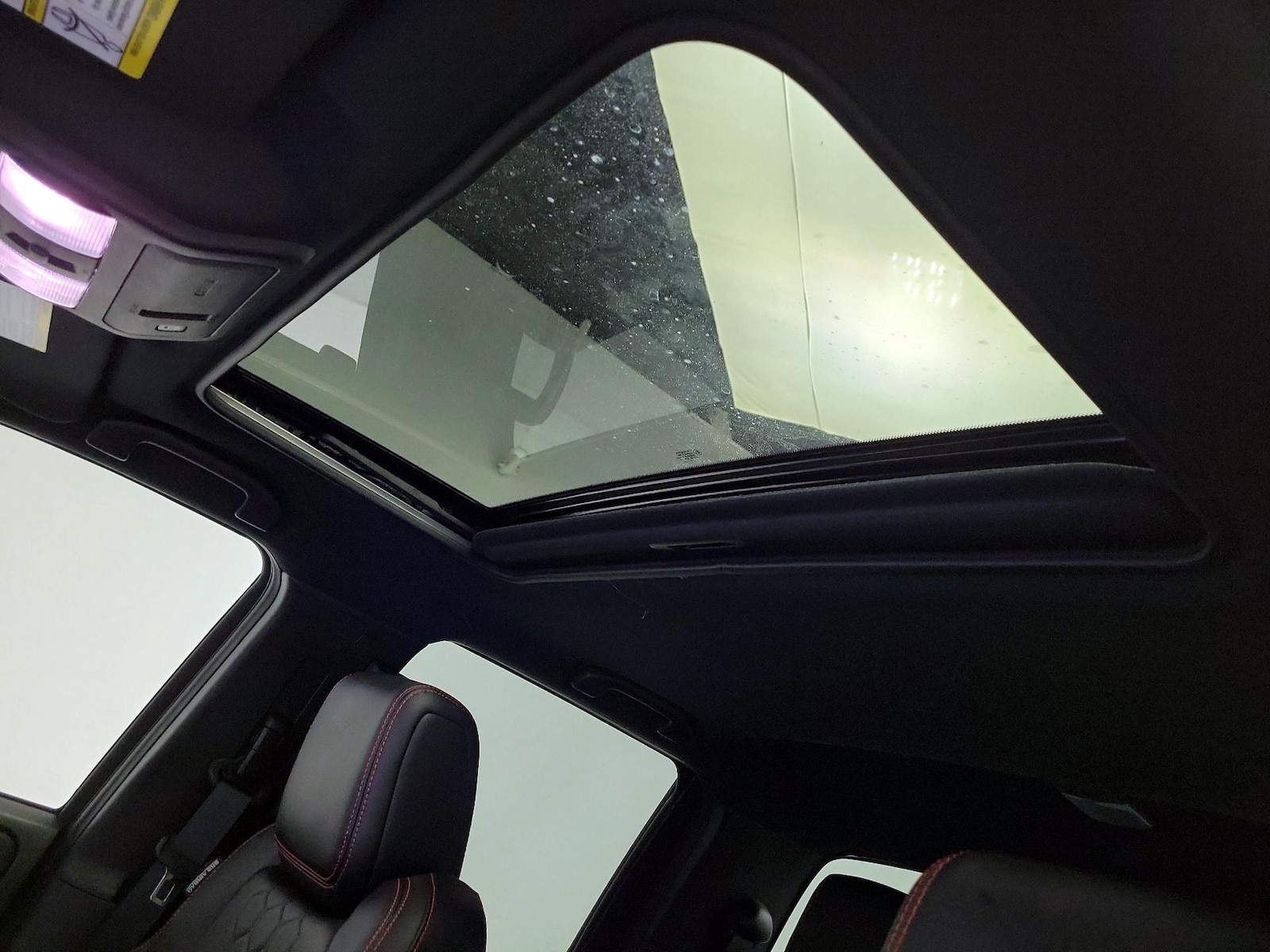 Sunroof(s) & Overhead Airbags