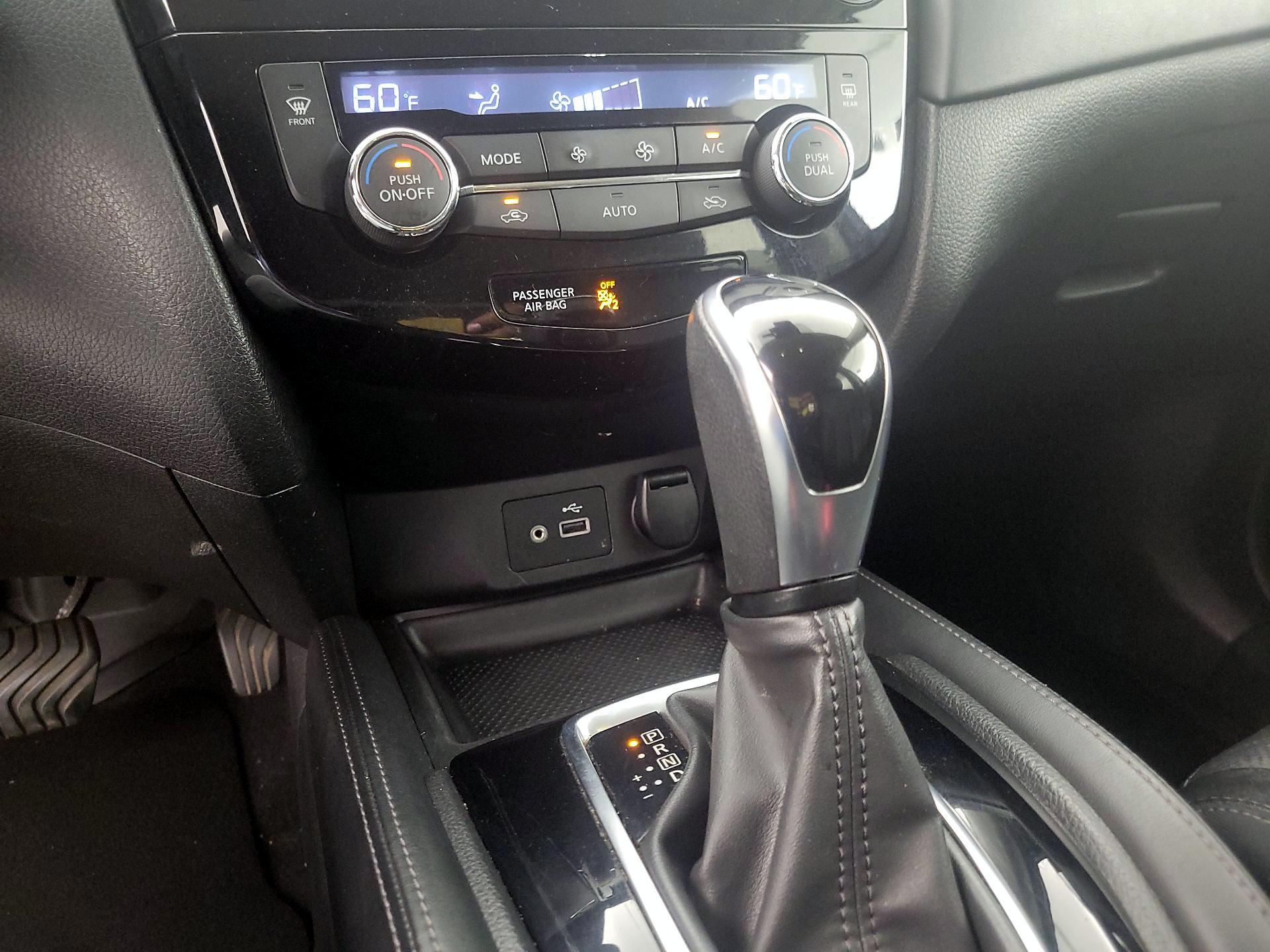 Thumbnail: 2018 Nissan Rogue - 17