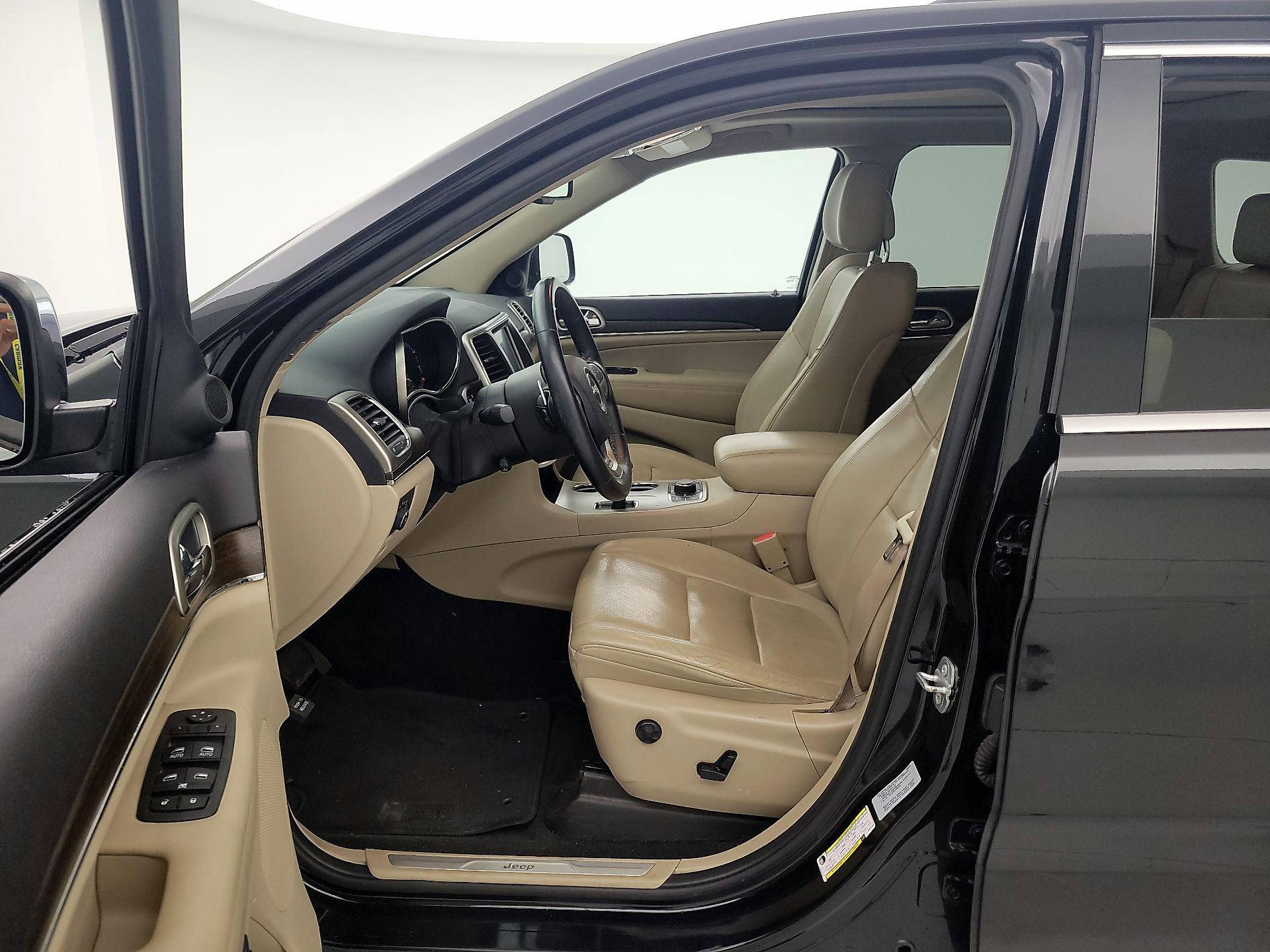 Thumbnail: 2015 Jeep Grand Cherokee - 11