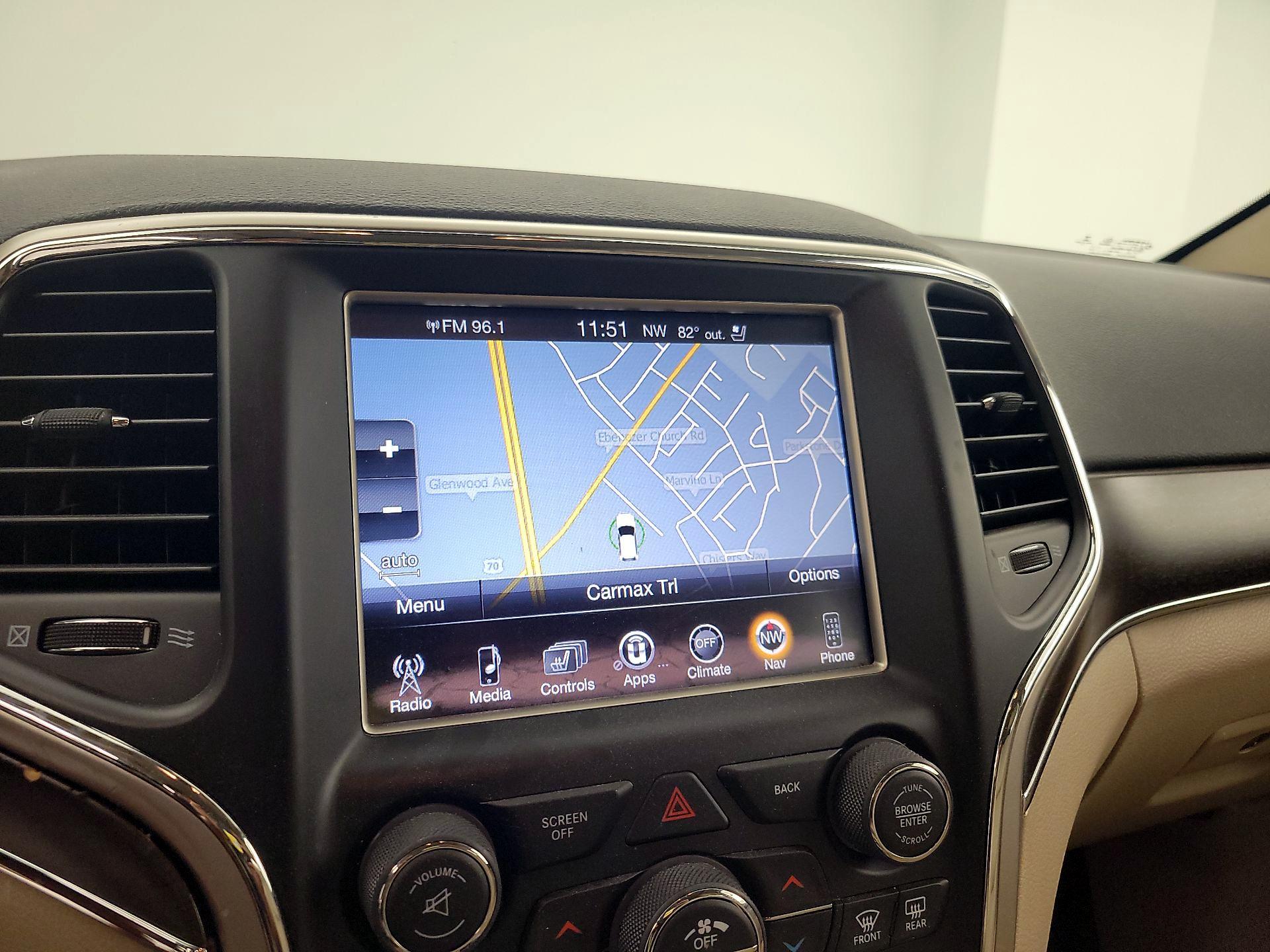Thumbnail: 2015 Jeep Grand Cherokee - 14