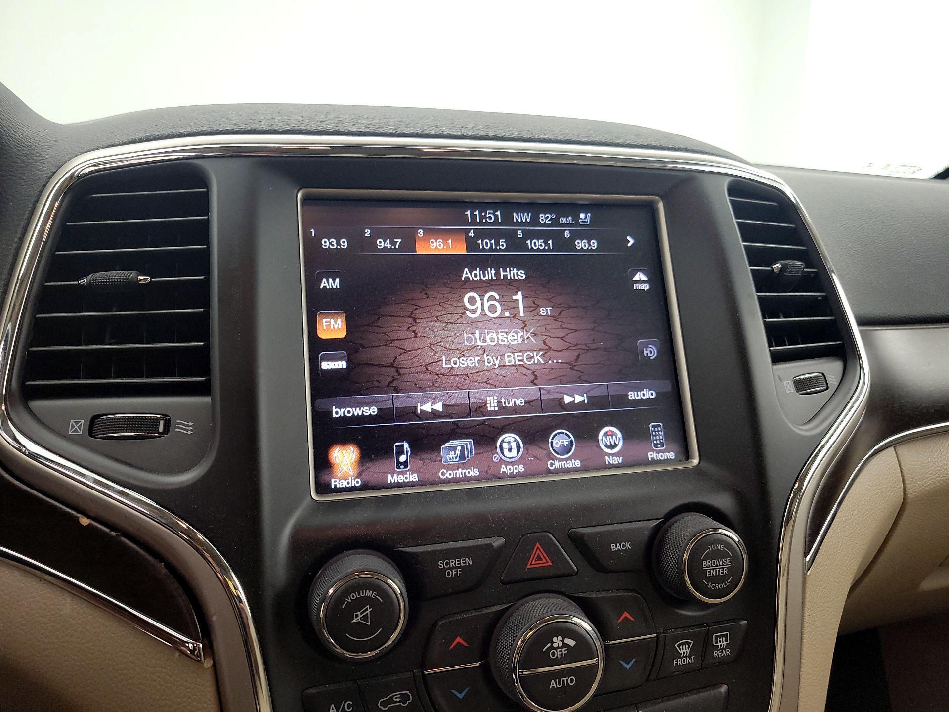 Thumbnail: 2015 Jeep Grand Cherokee - 16