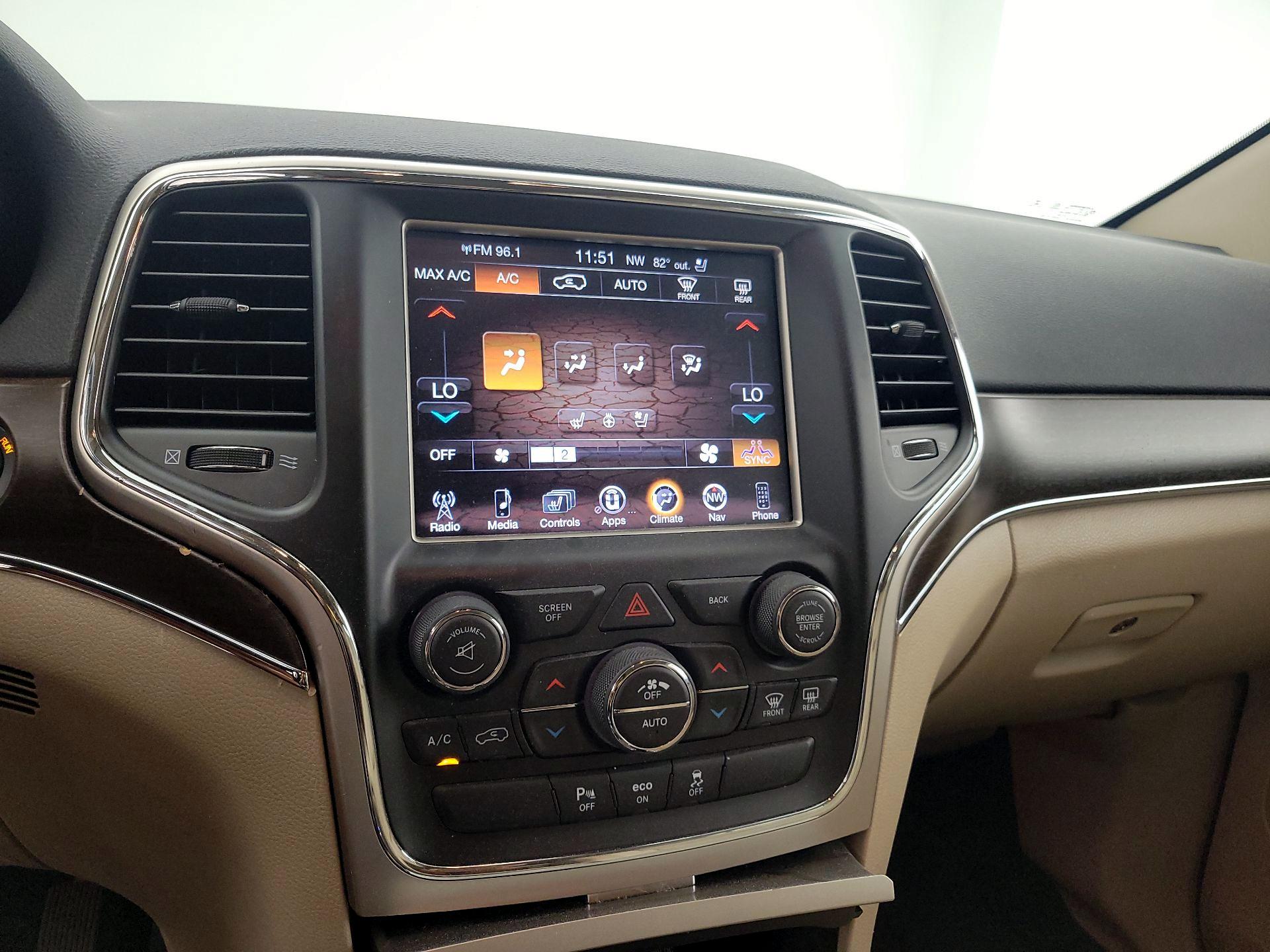 Thumbnail: 2015 Jeep Grand Cherokee - 17