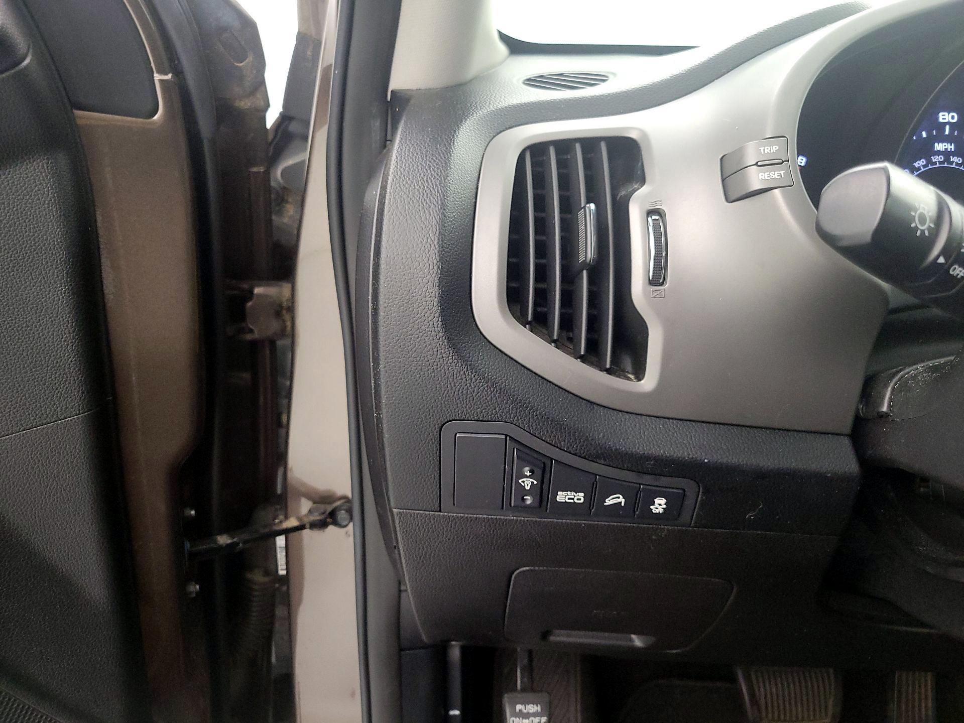 Thumbnail: 2014 Kia Sportage - 13
