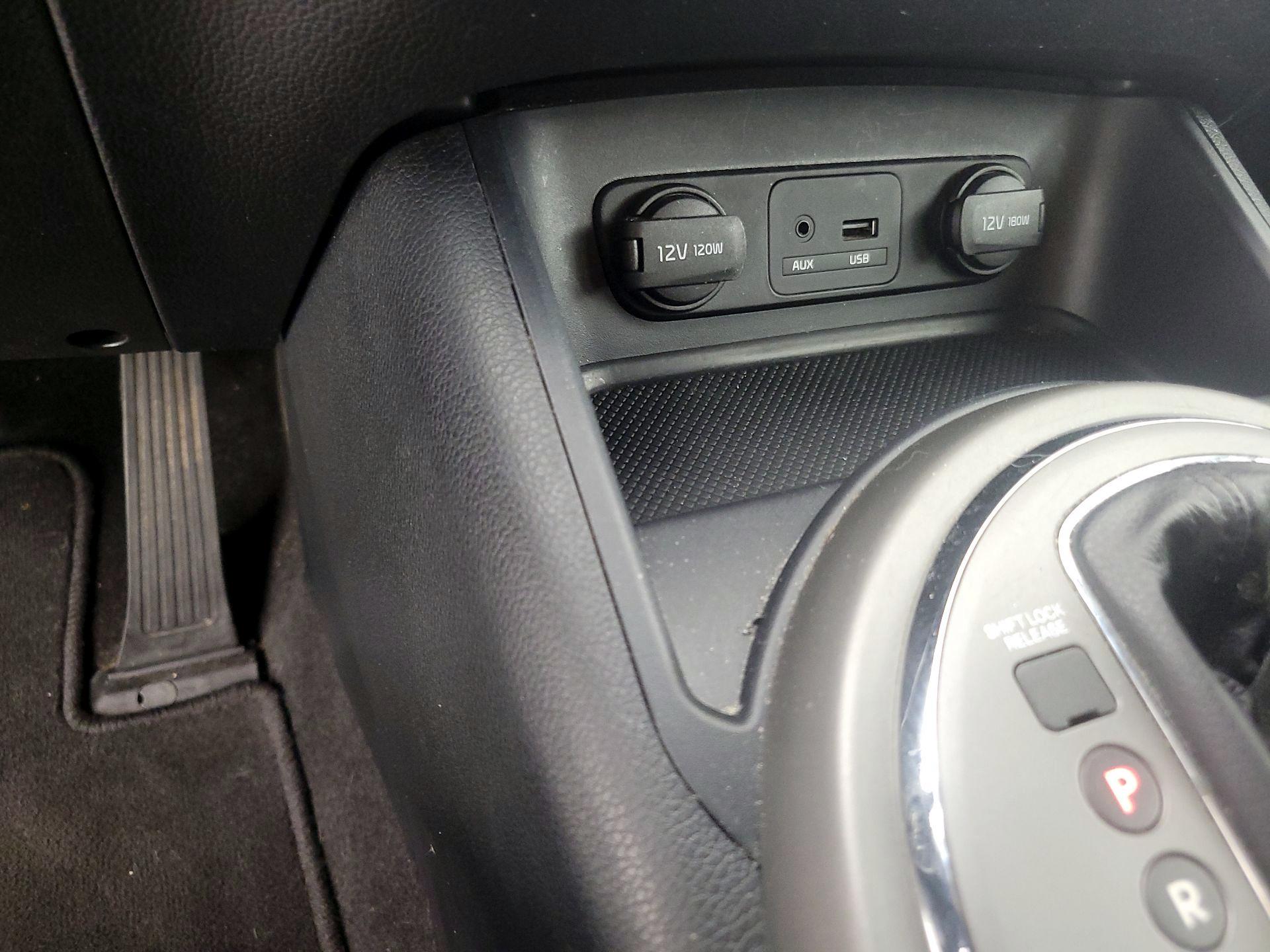 Thumbnail: 2014 Kia Sportage - 17