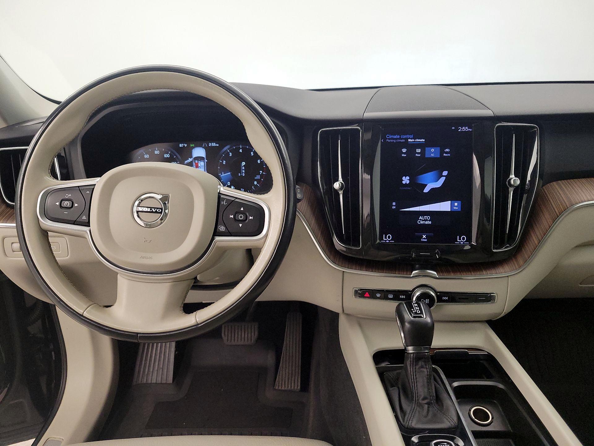Thumbnail: 2021 Volvo XC60 - 9