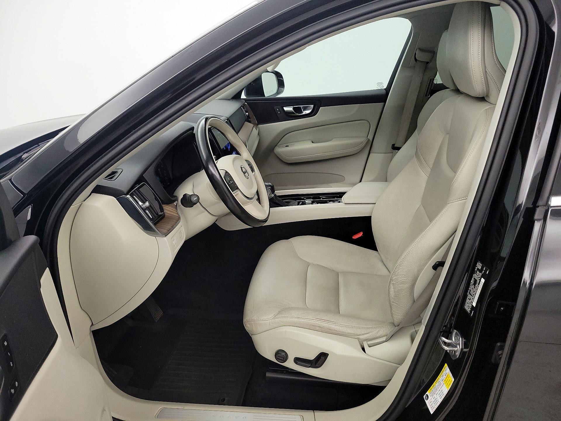 Thumbnail: 2021 Volvo XC60 - 11
