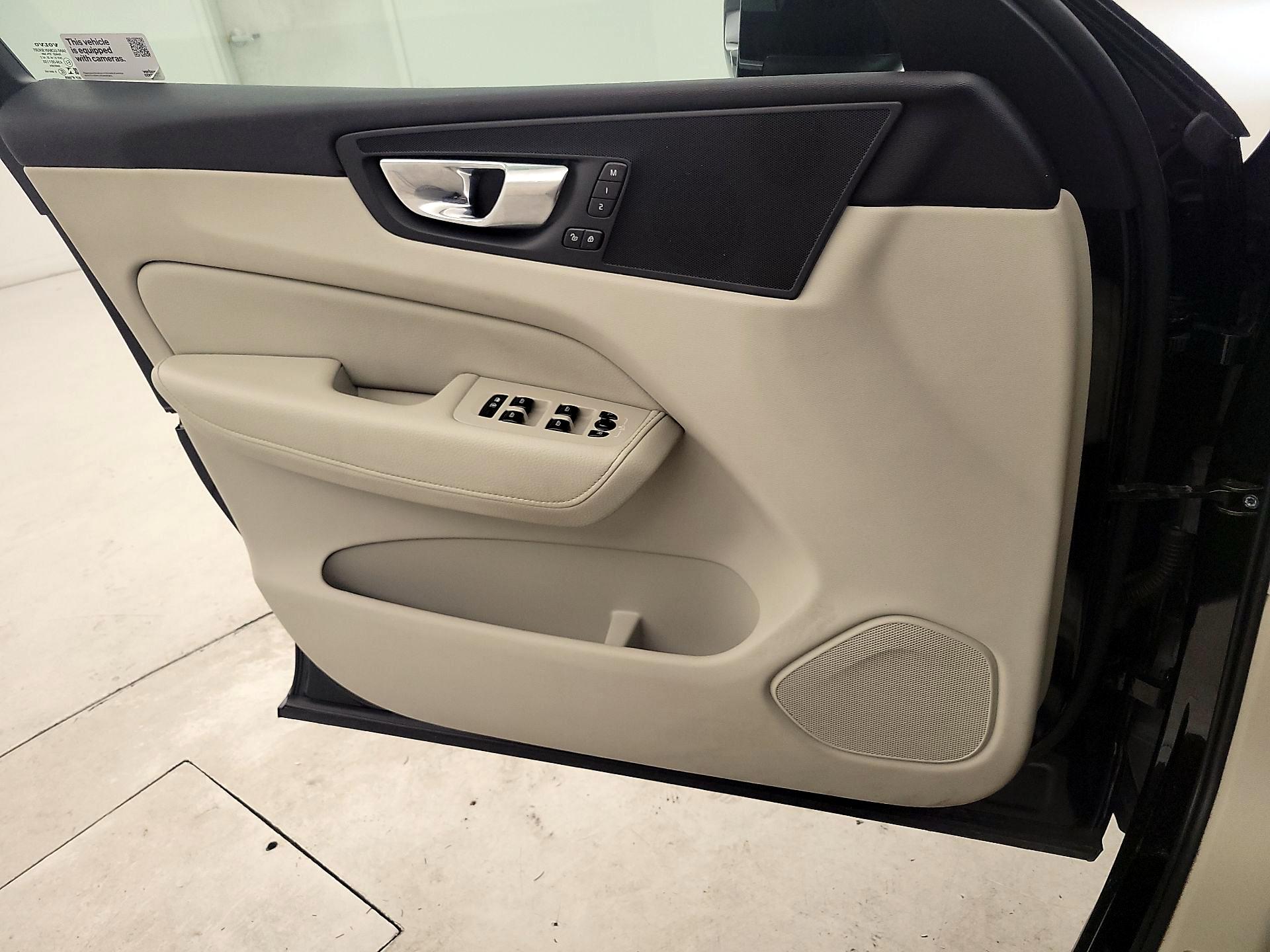 Thumbnail: 2021 Volvo XC60 - 12