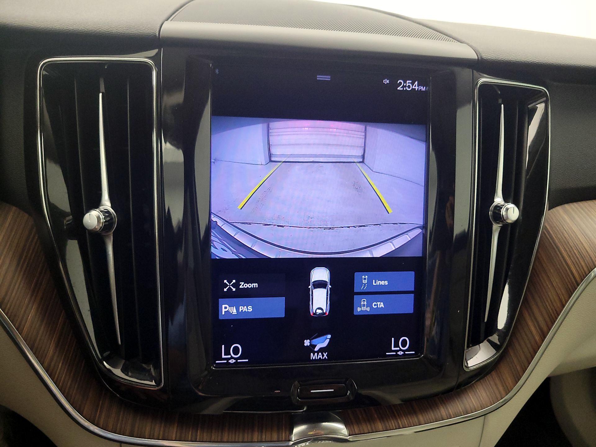 Thumbnail: 2021 Volvo XC60 - 15
