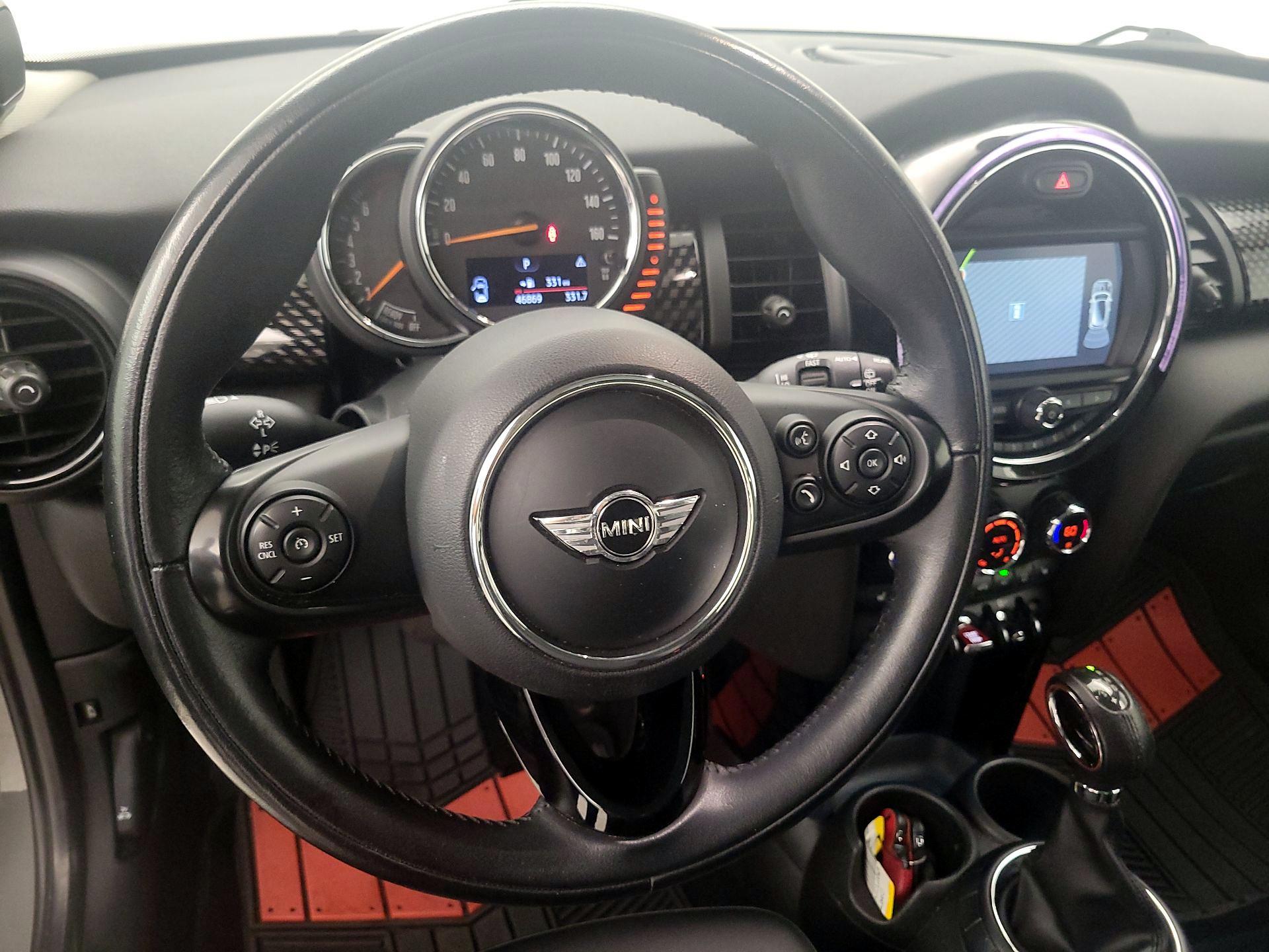 Thumbnail: 2017 MINI Cooper Hardtop - 10