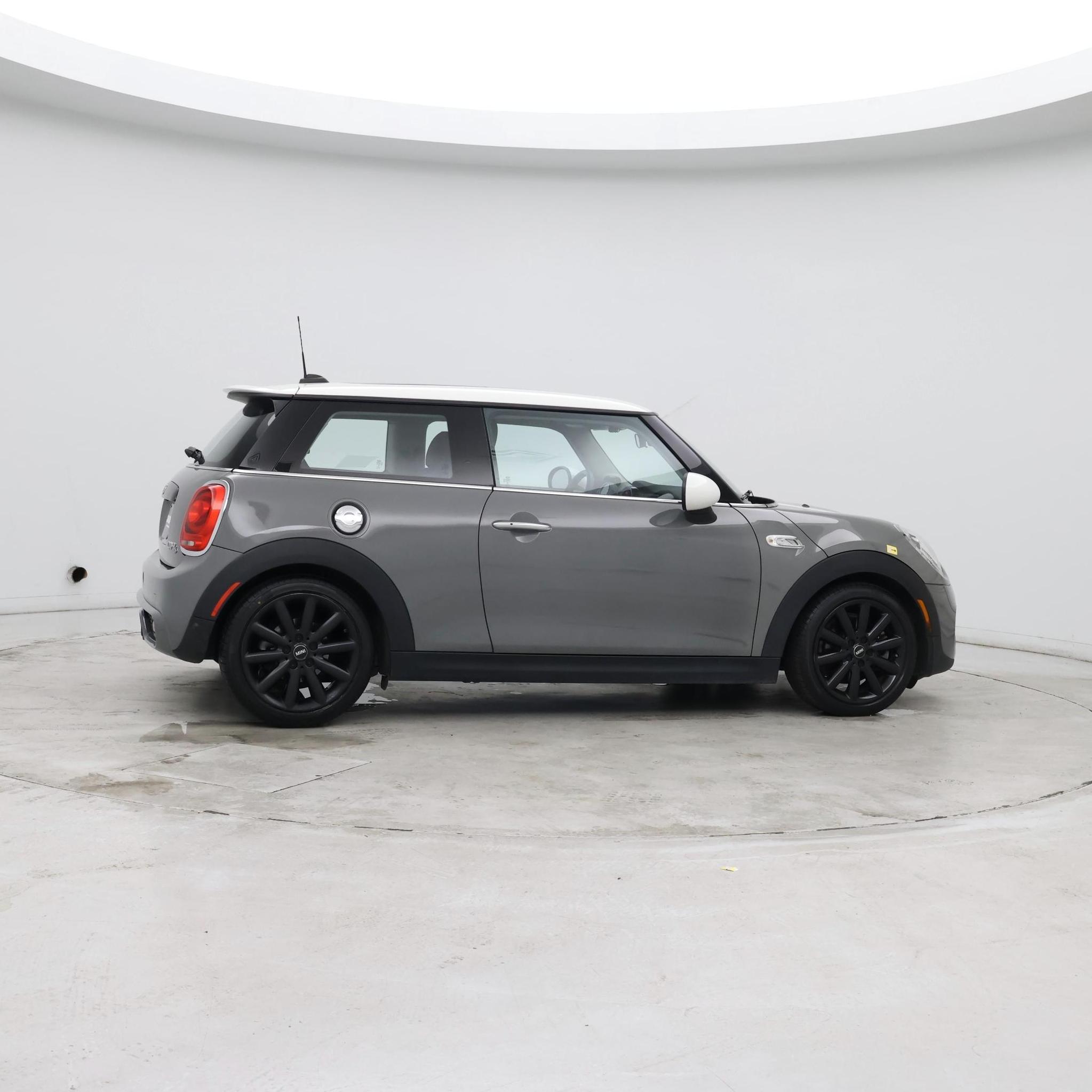 Thumbnail: 2017 MINI Cooper Hardtop - 8