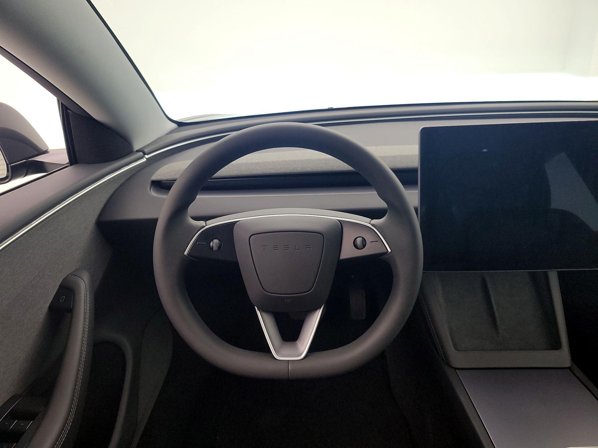 Thumbnail: 2025 Tesla Model 3 - 10
