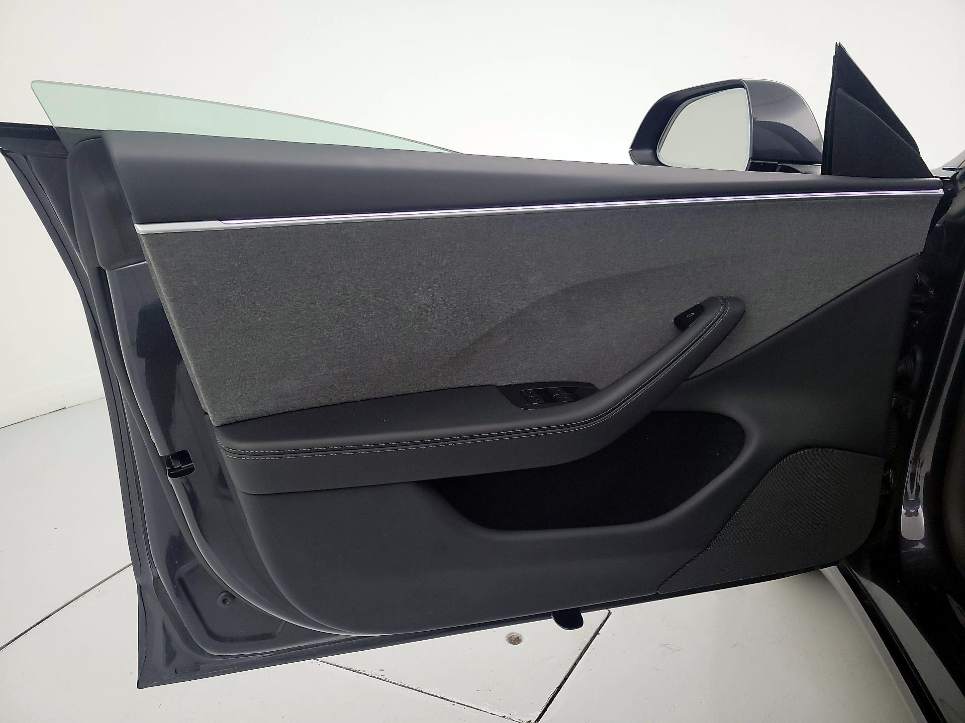 Thumbnail: 2025 Tesla Model 3 - 12
