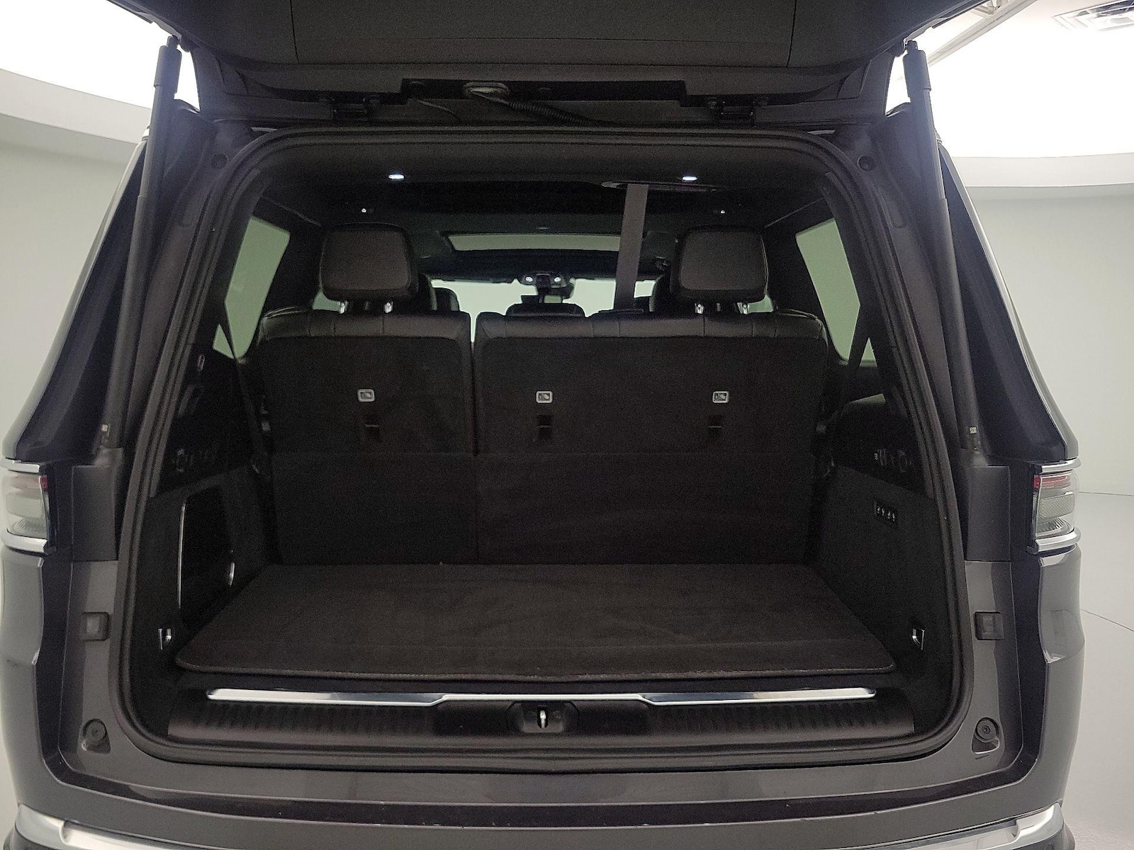 2023 Jeep Grand Wagoneer Series I - Photo 24