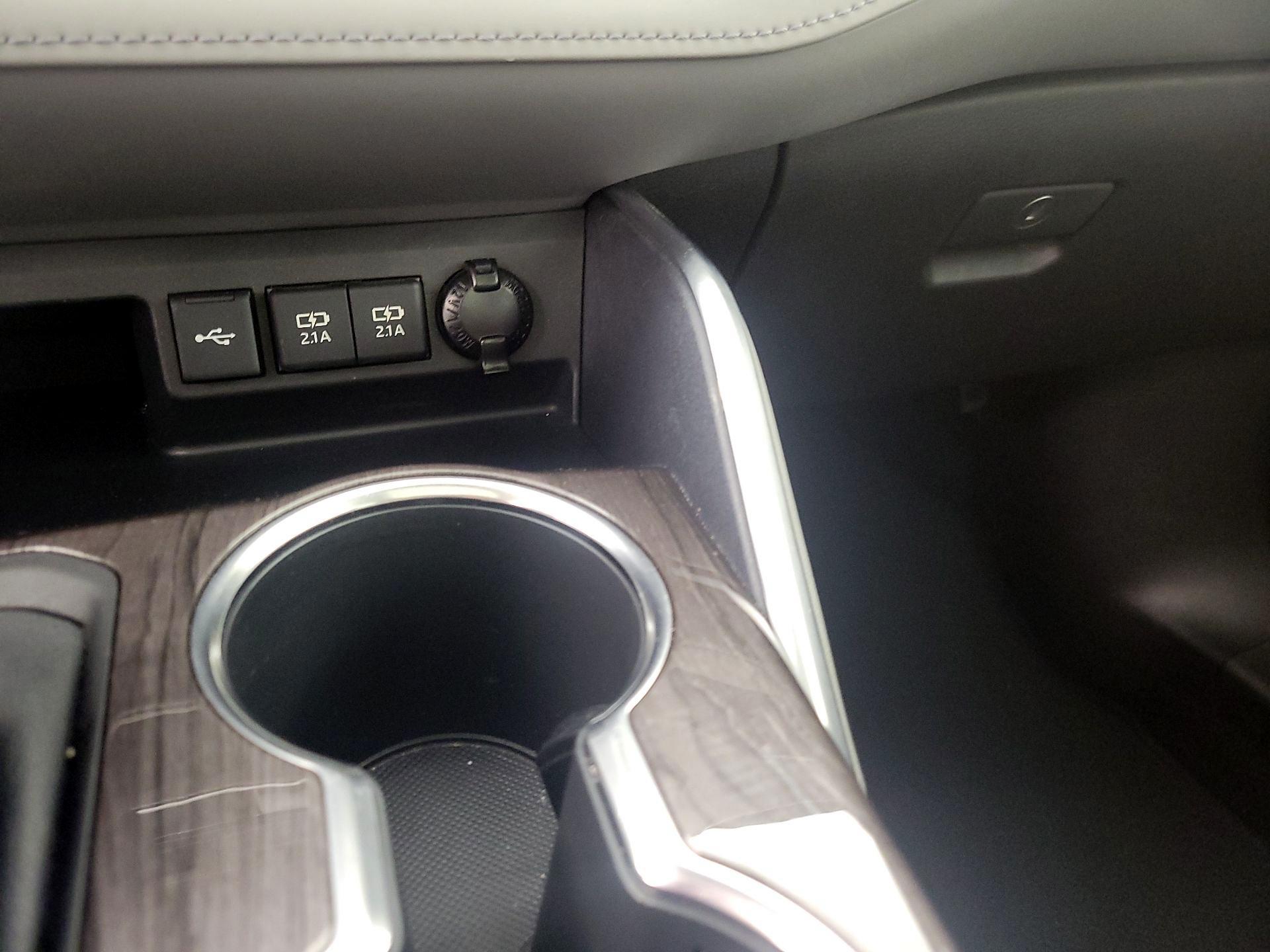 Thumbnail: 2021 Toyota Highlander - 19