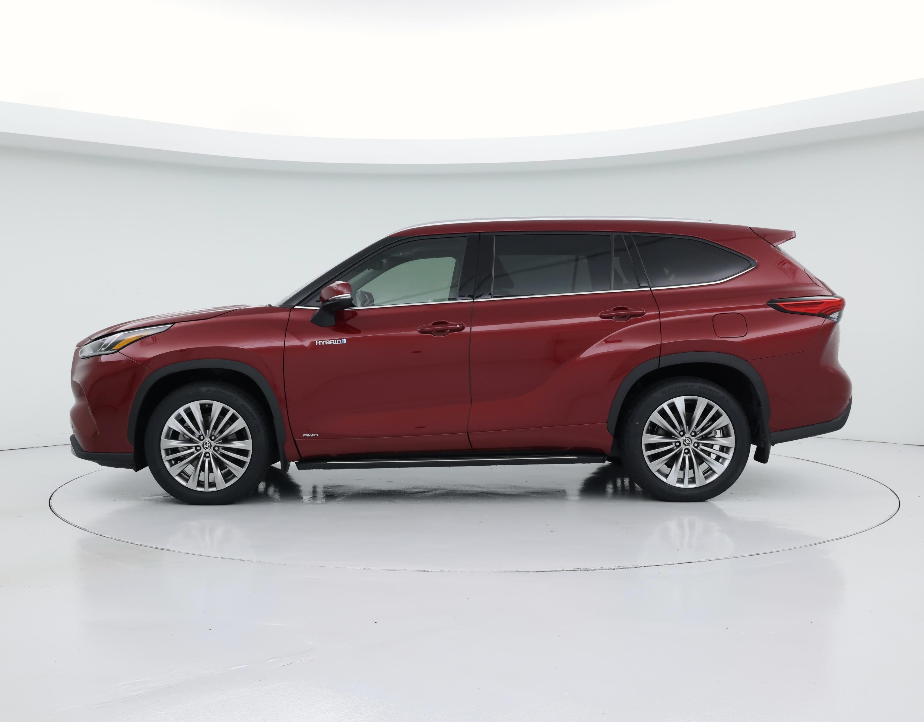 Thumbnail: 2021 Toyota Highlander - 3