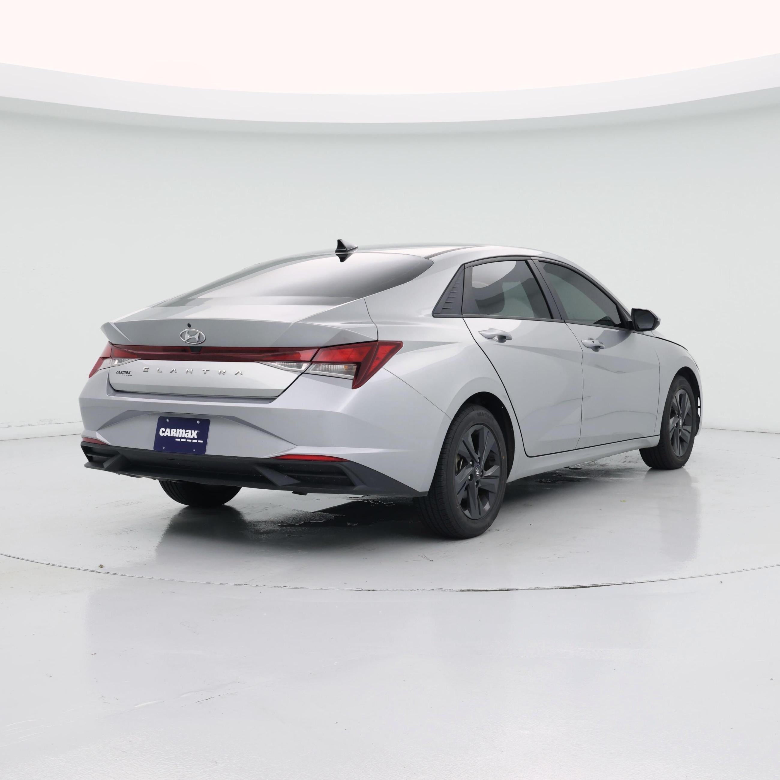Thumbnail: 2023 Hyundai Elantra - 8