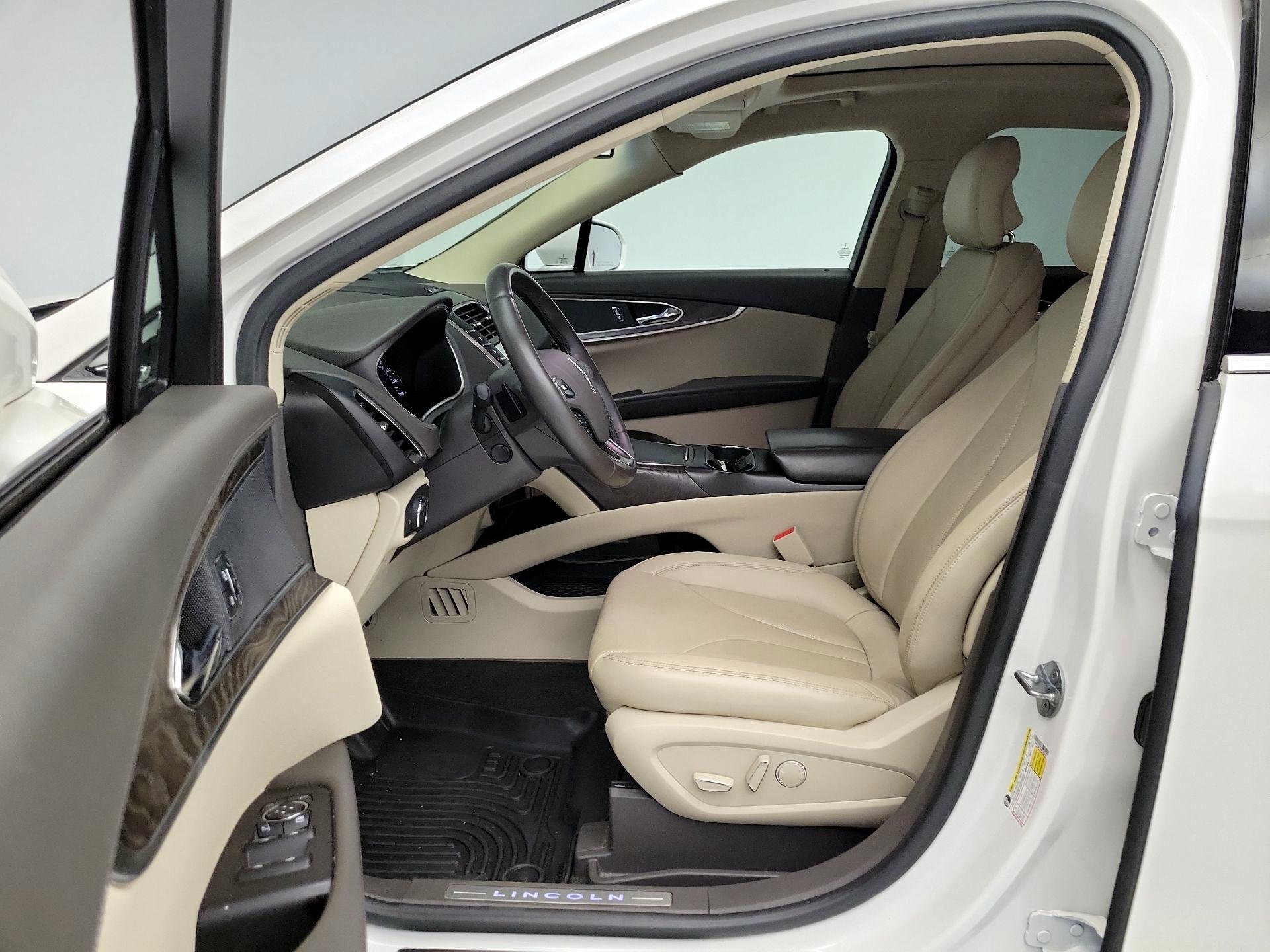 Thumbnail: 2017 Lincoln MKX - 11