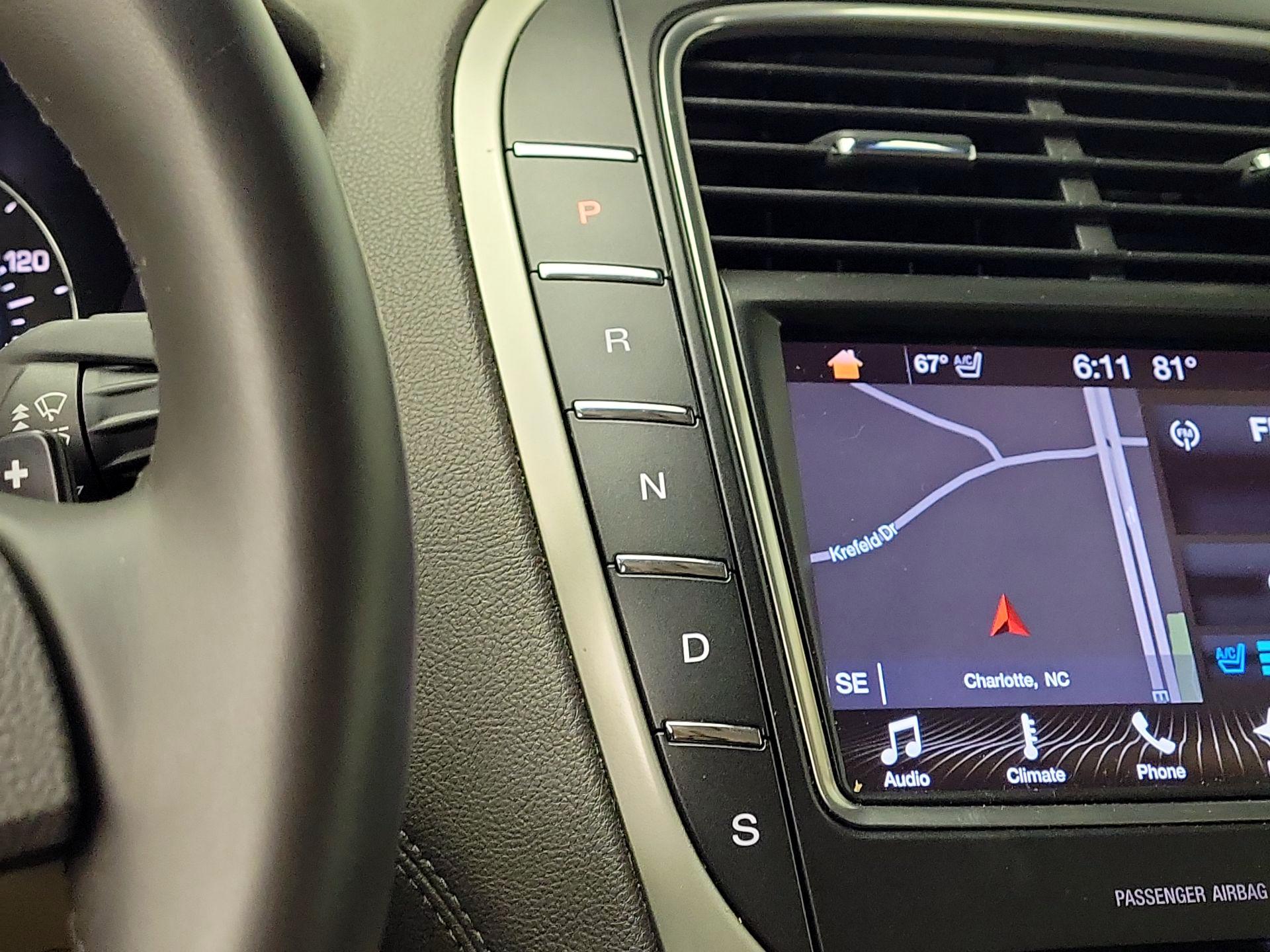 Thumbnail: 2017 Lincoln MKX - 17