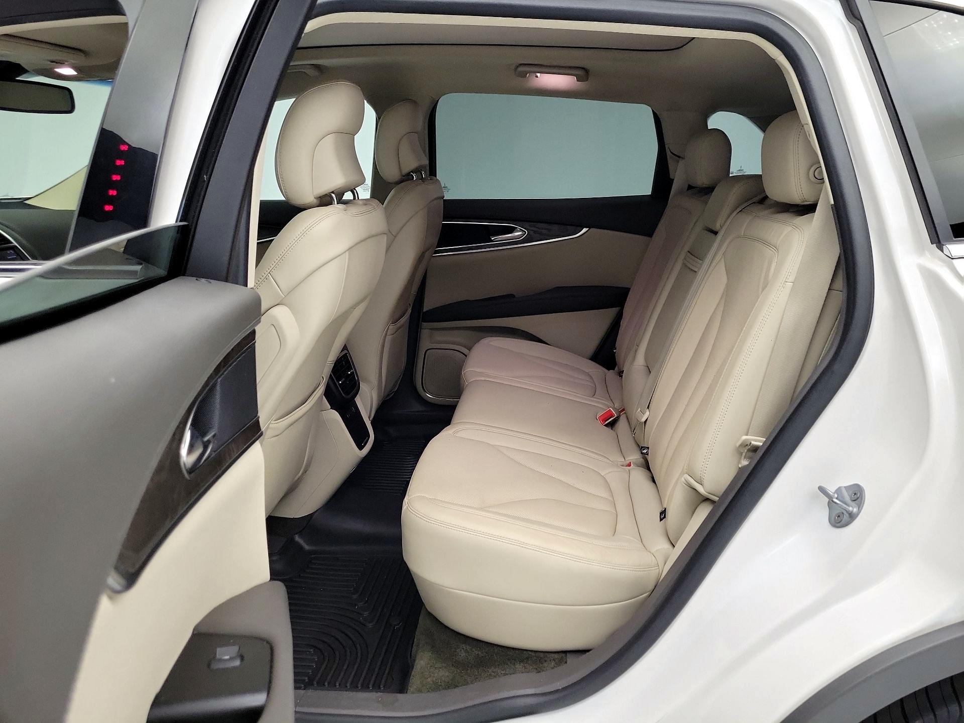 Thumbnail: 2017 Lincoln MKX - 20