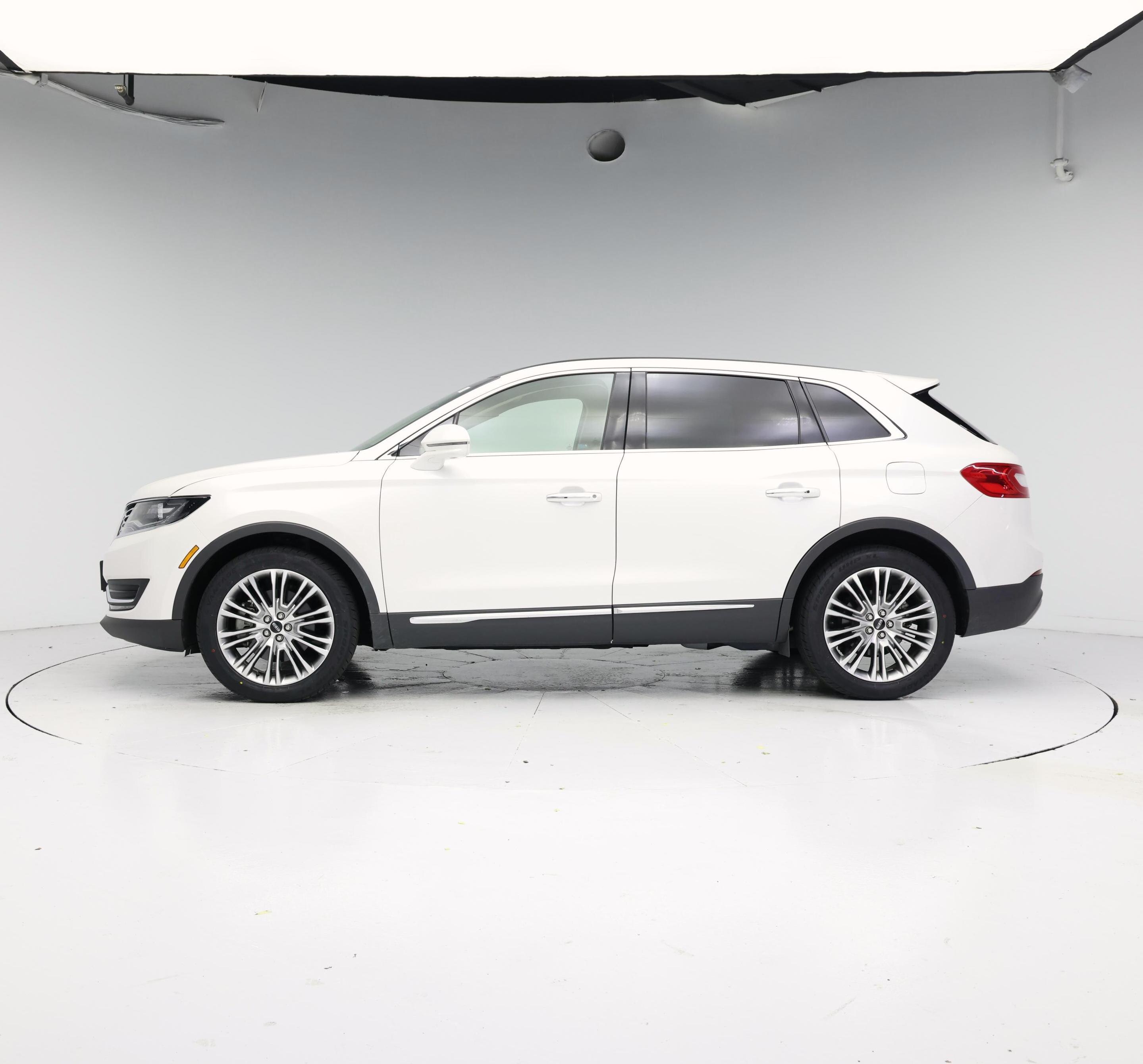 Thumbnail: 2017 Lincoln MKX - 3