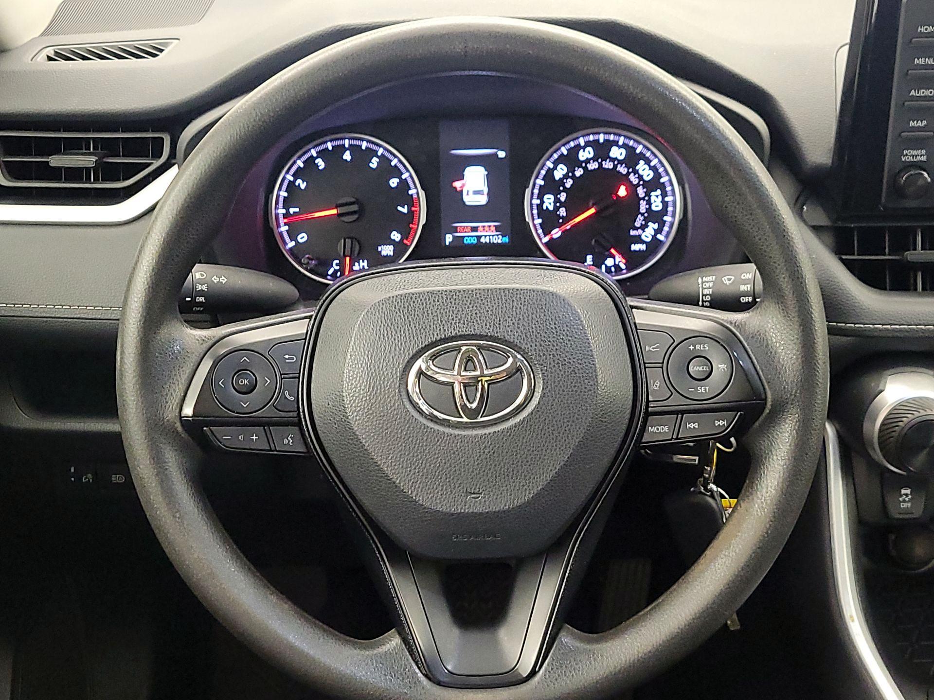 Thumbnail: 2021 Toyota RAV4 - 10